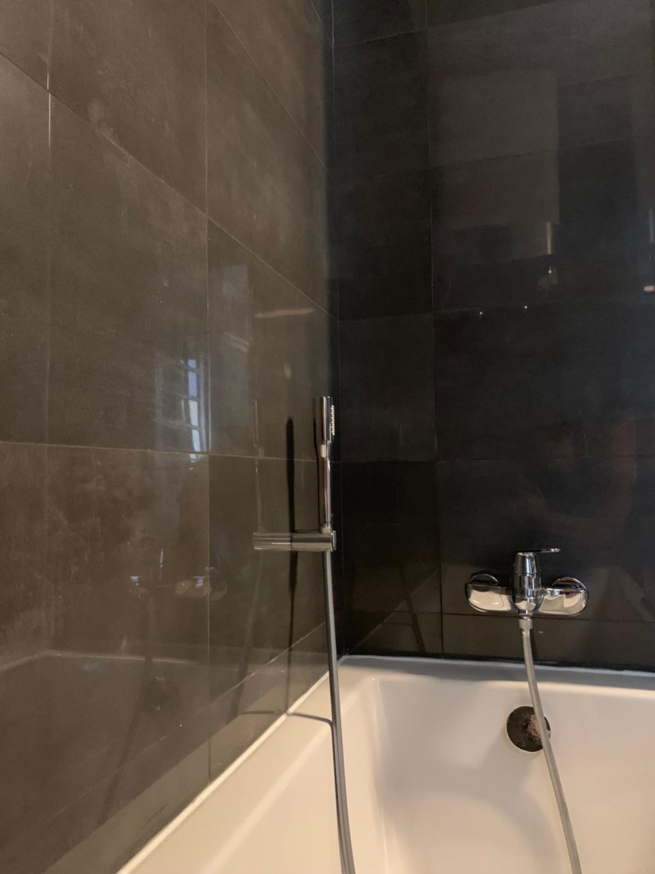 Spacious seaview Sliema Apt, steps from Valletta Ferry