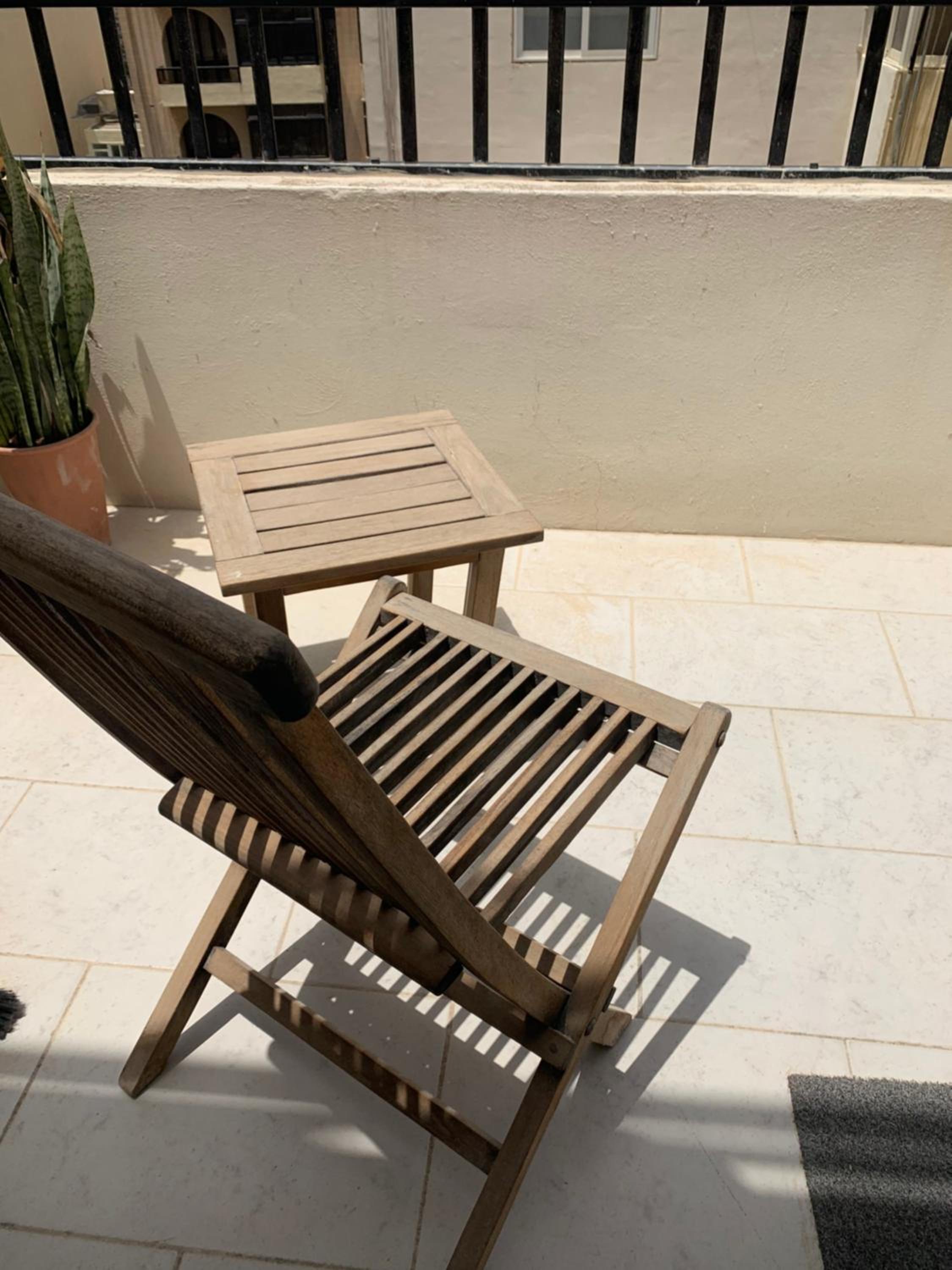 Spacious seaview Sliema Apt, steps from Valletta Ferry
