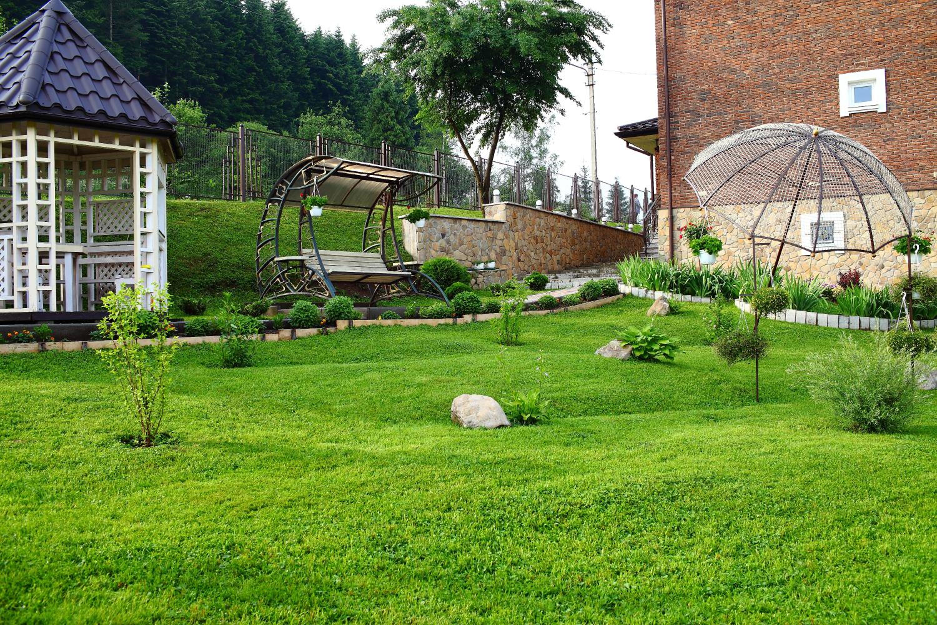 FAVAR Carpathians