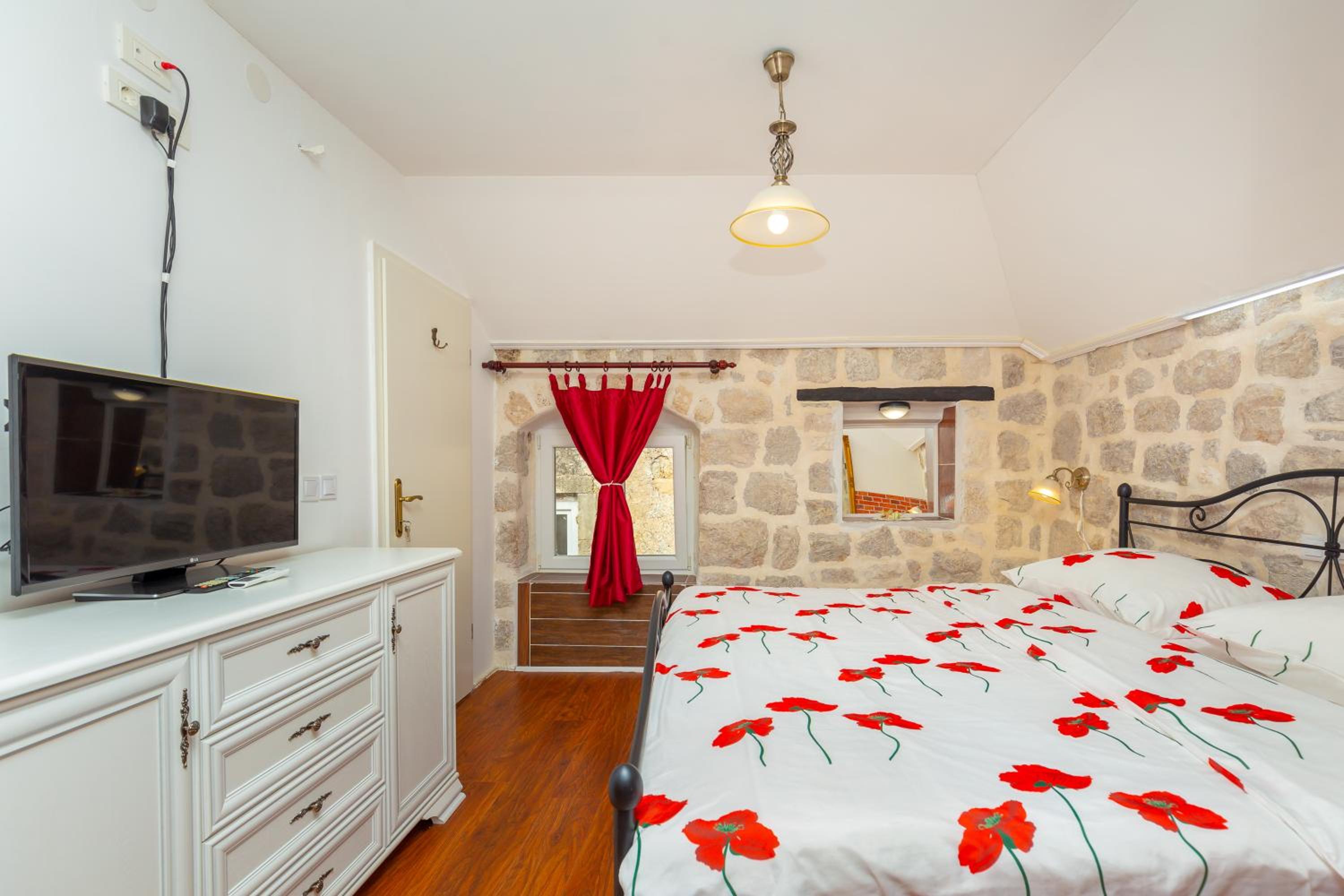 Juliette's Palace Studios