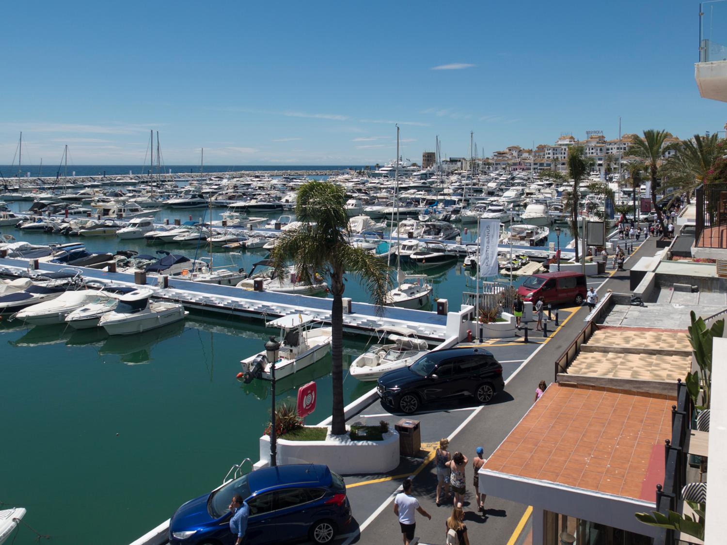 First Line Duplex Puerto Banus Sleeps 8 People - Image 1