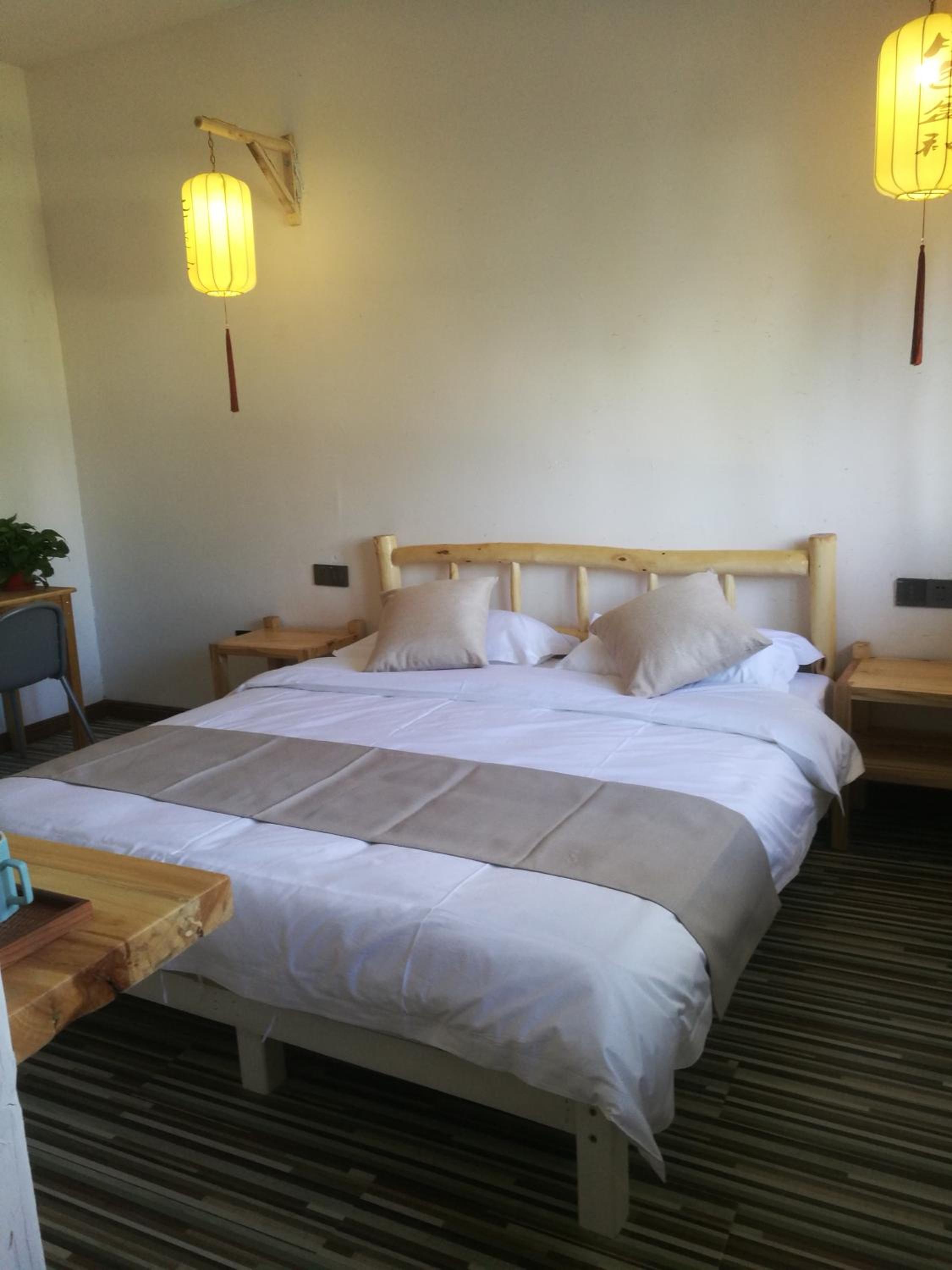 Right Here Hotel (Dunhuang International Youth Hostel)