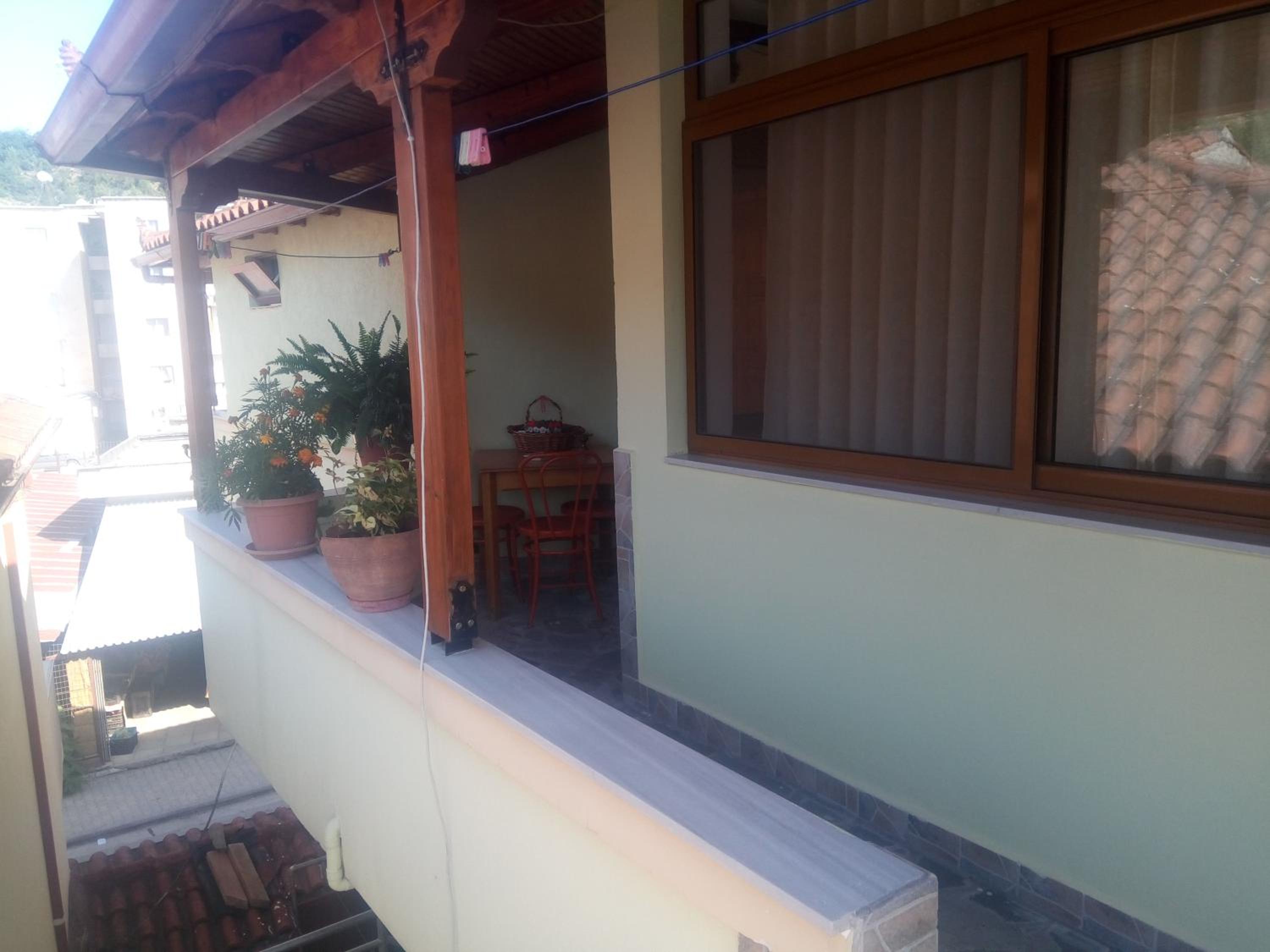Nako Guest House bar&restaurants