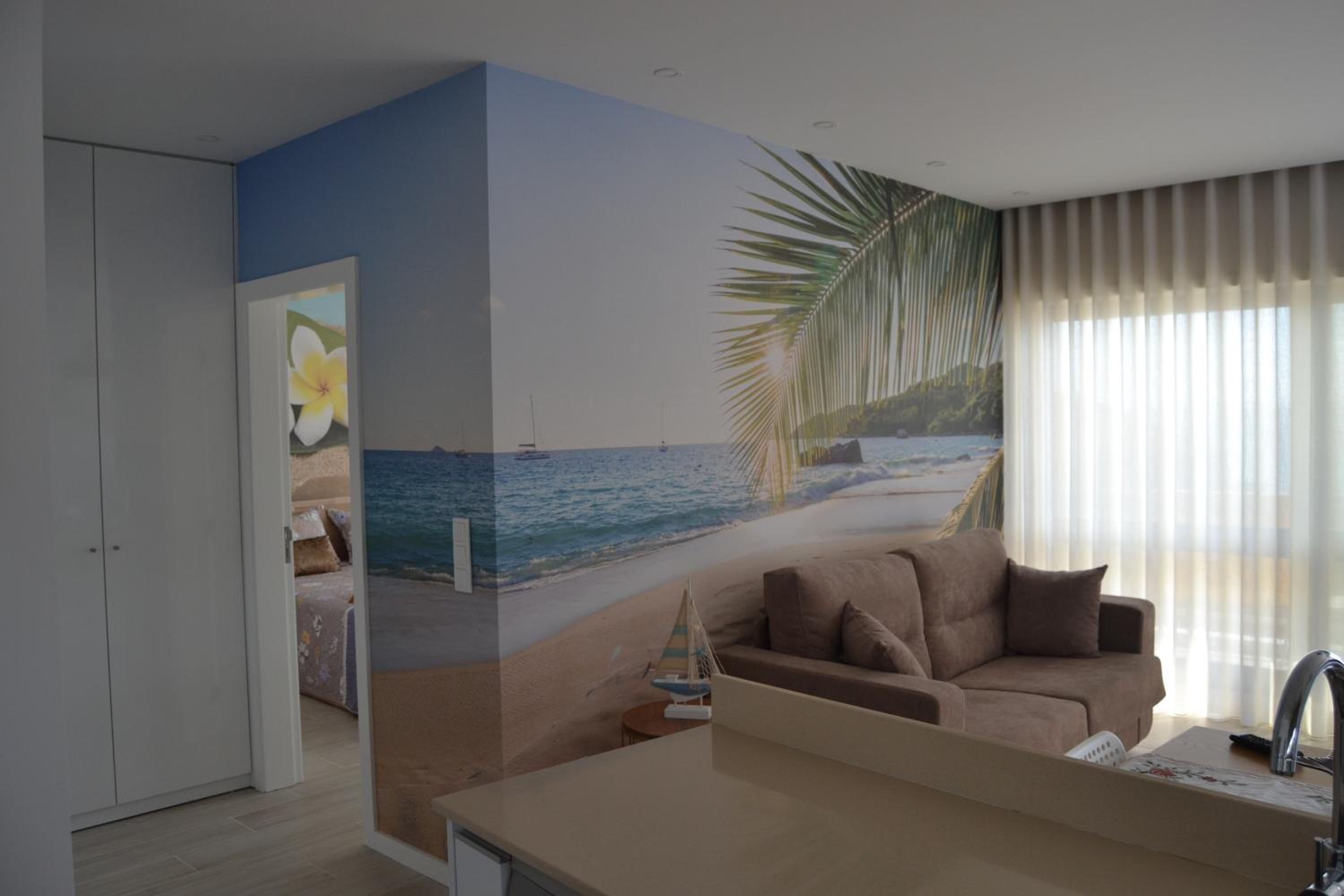SUNKISSED OFIR HOUSE