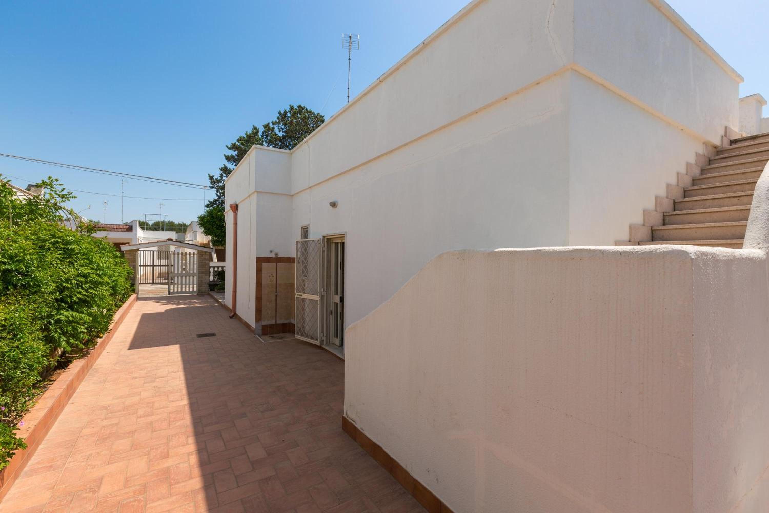 Villa Marita by BarbarHouse en Torre Lapillo — building