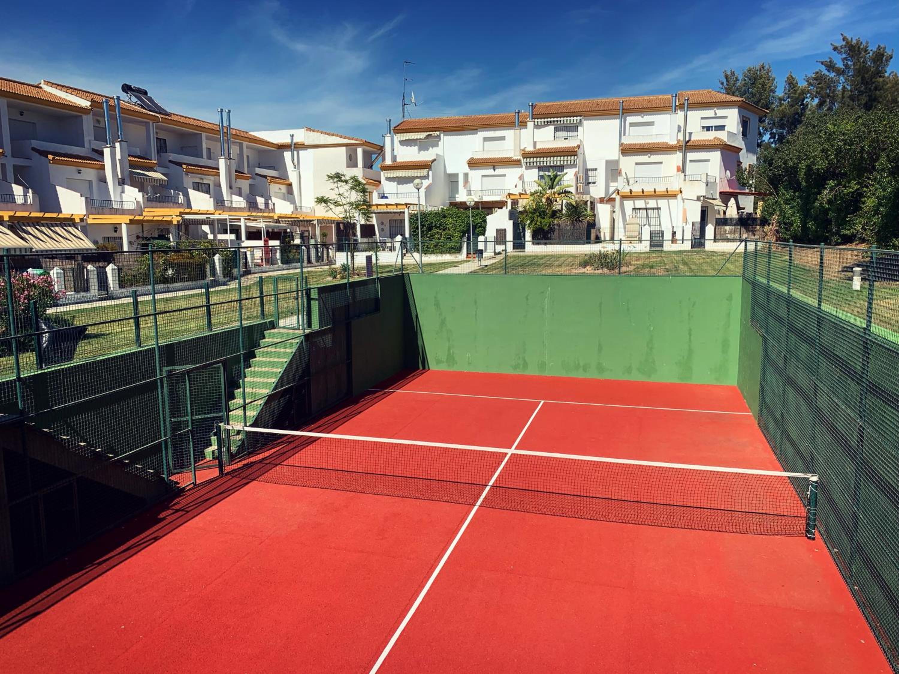 Fantastic 3-Bedroom Holiday Home including Tennis and Pool Near Golf Course view 3
