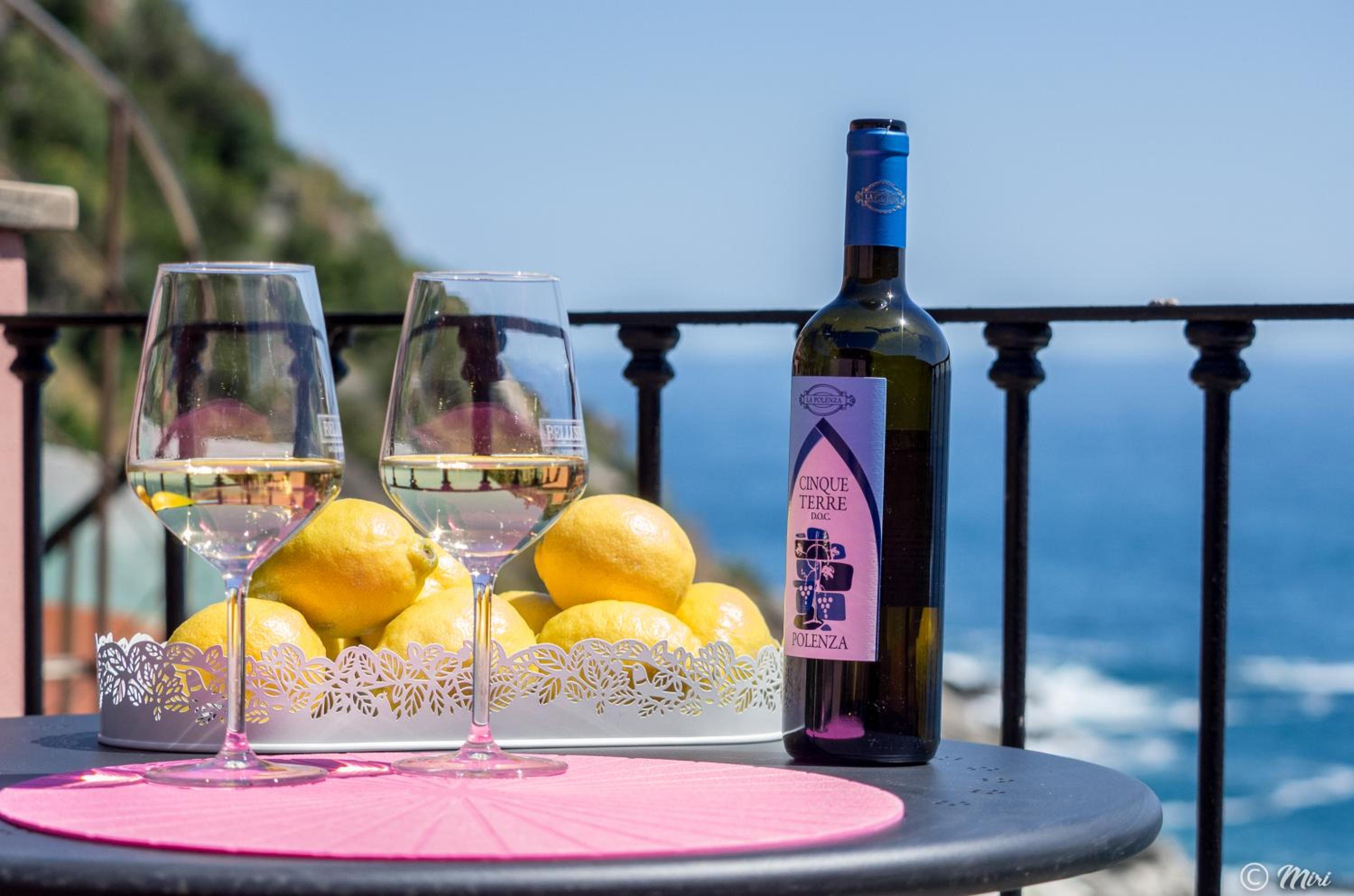 Refilea Sea View Tower Villa photo 3