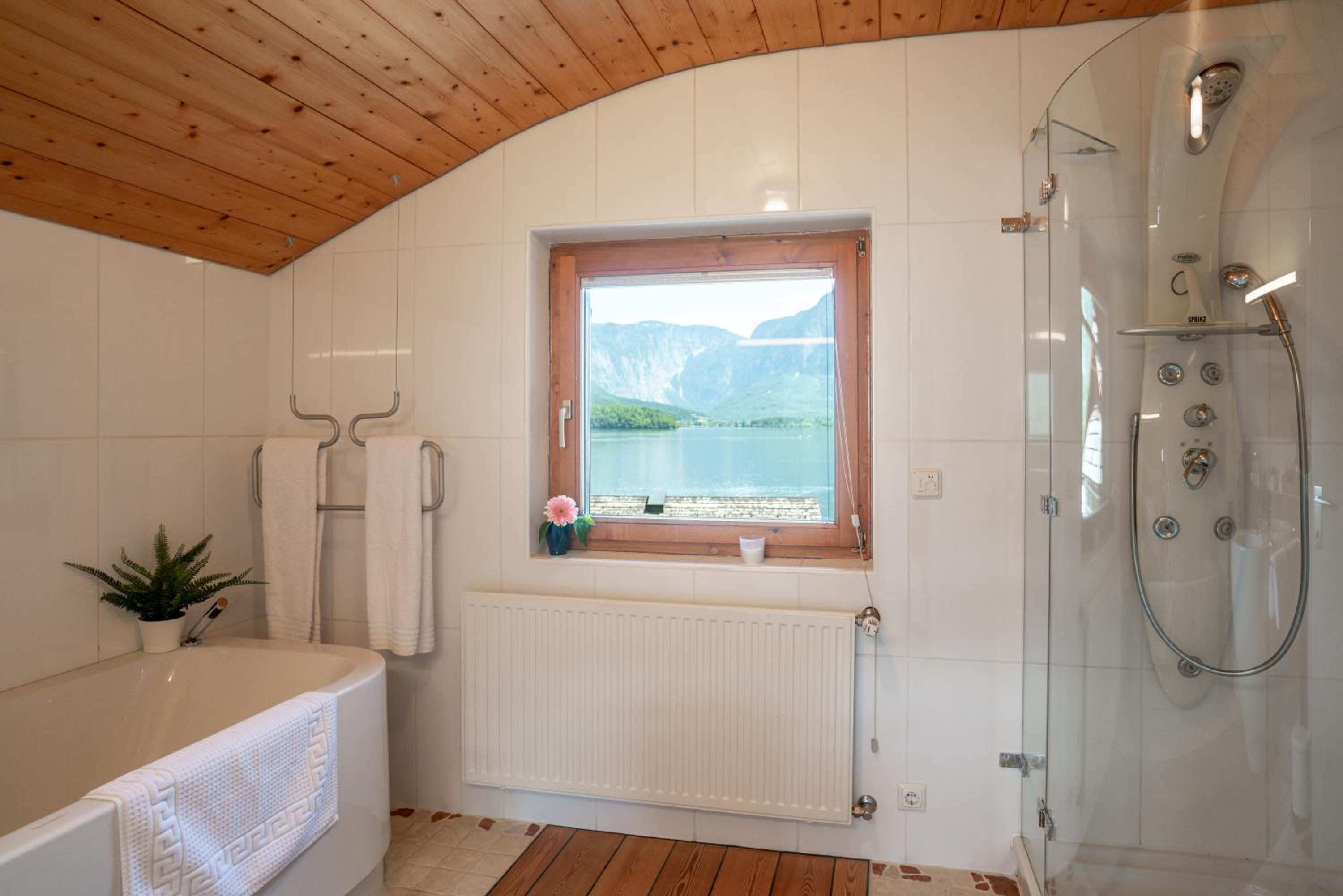 HALLSTATT LAKEVIEW Apartments