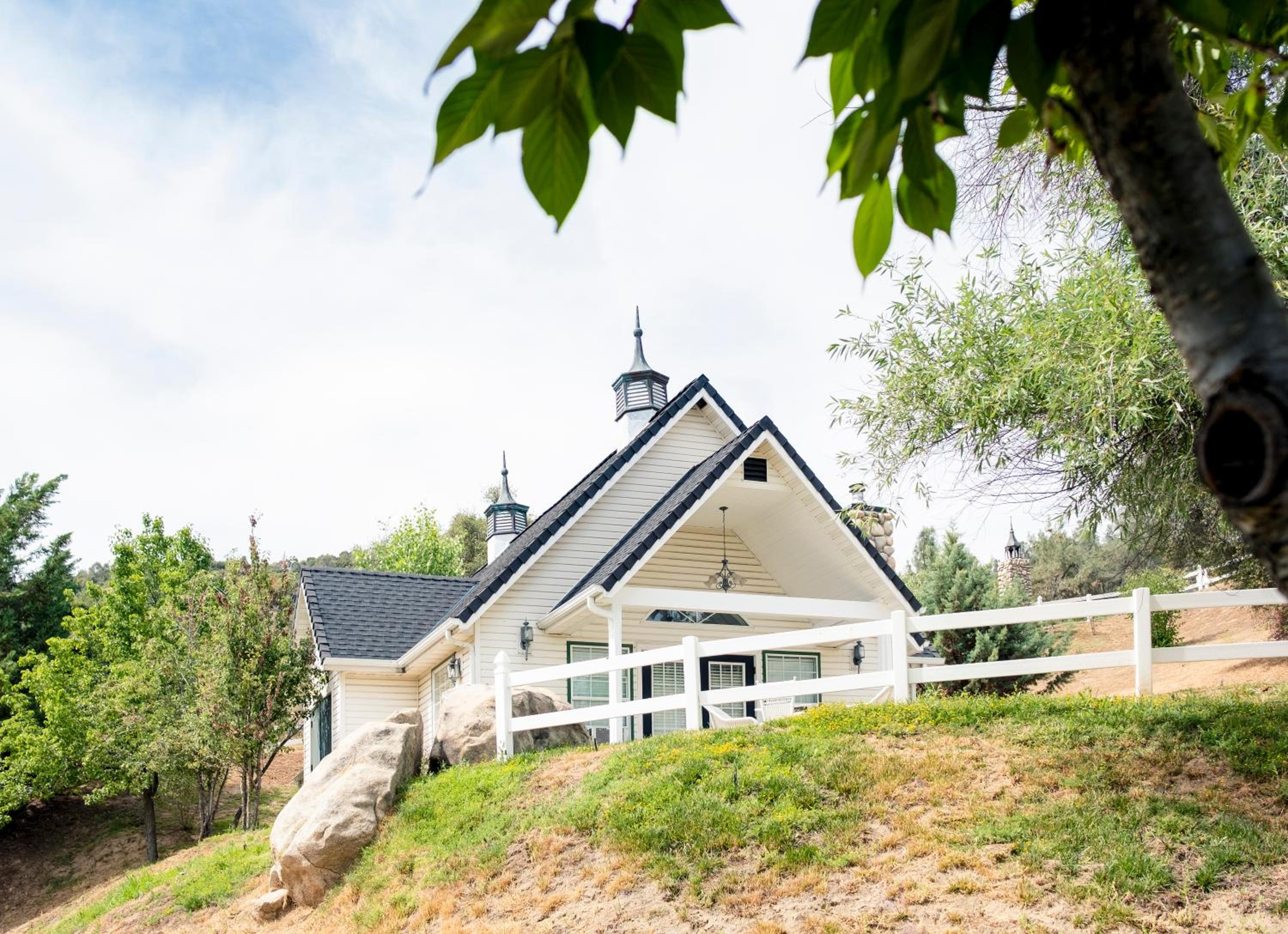 Hotel Hounds Tooth Inn