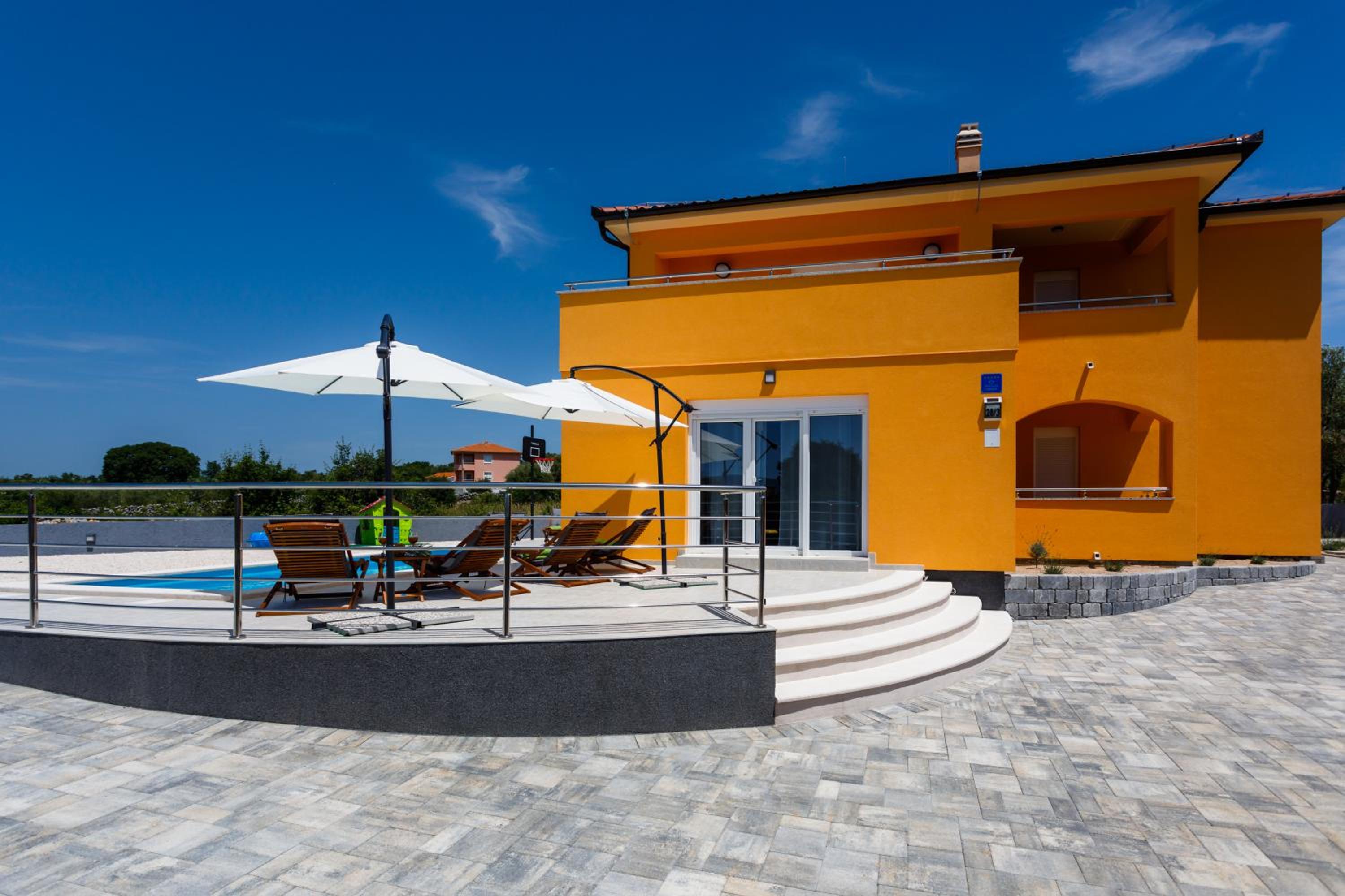 House - Villa Skyline view 4