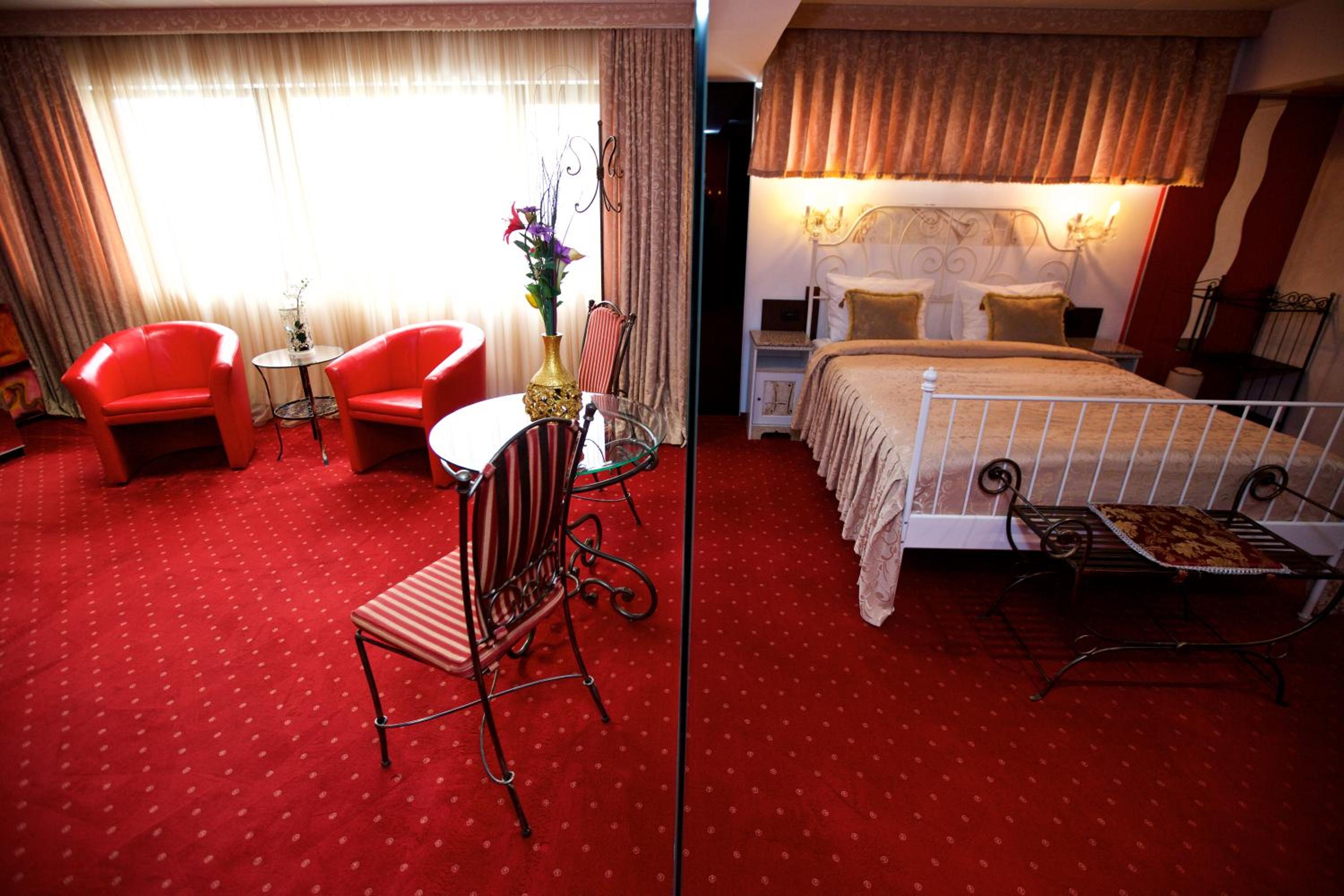 LEGENDS Chambers by Grand Pier Boutique