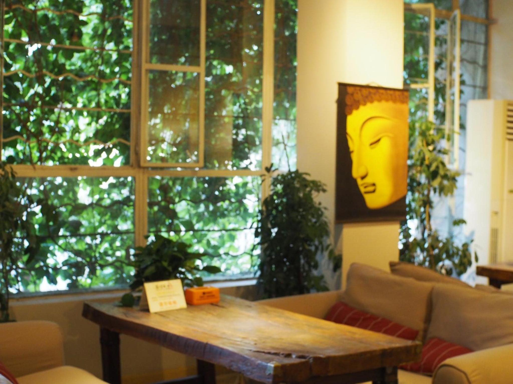 Right Here Hotel (Dunhuang International Youth Hostel)