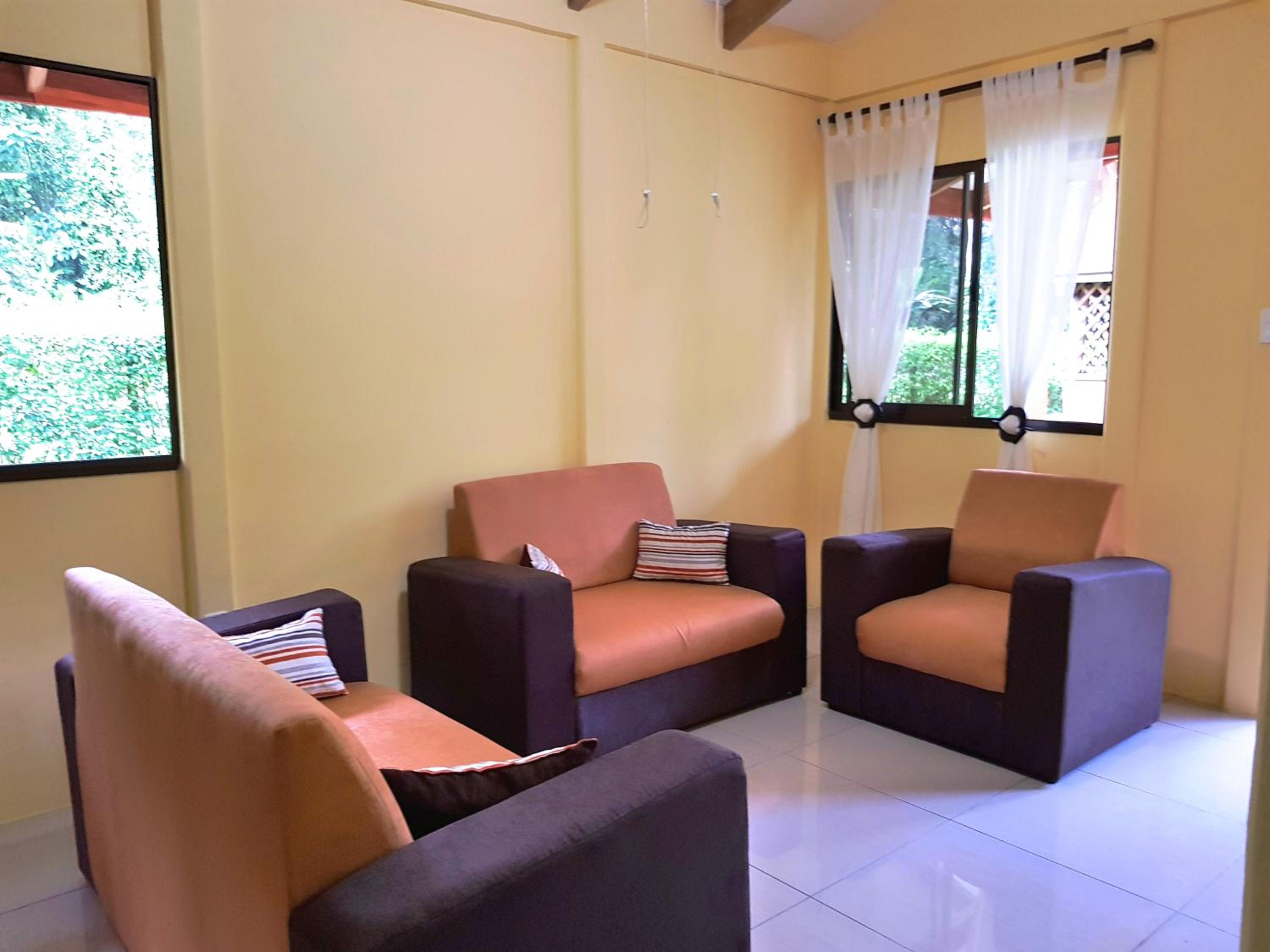Hotel & Cabinas Nadine