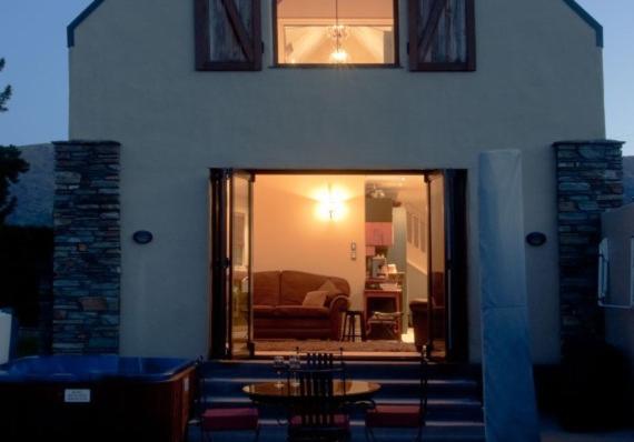 Charming Wanaka Cottage view 5