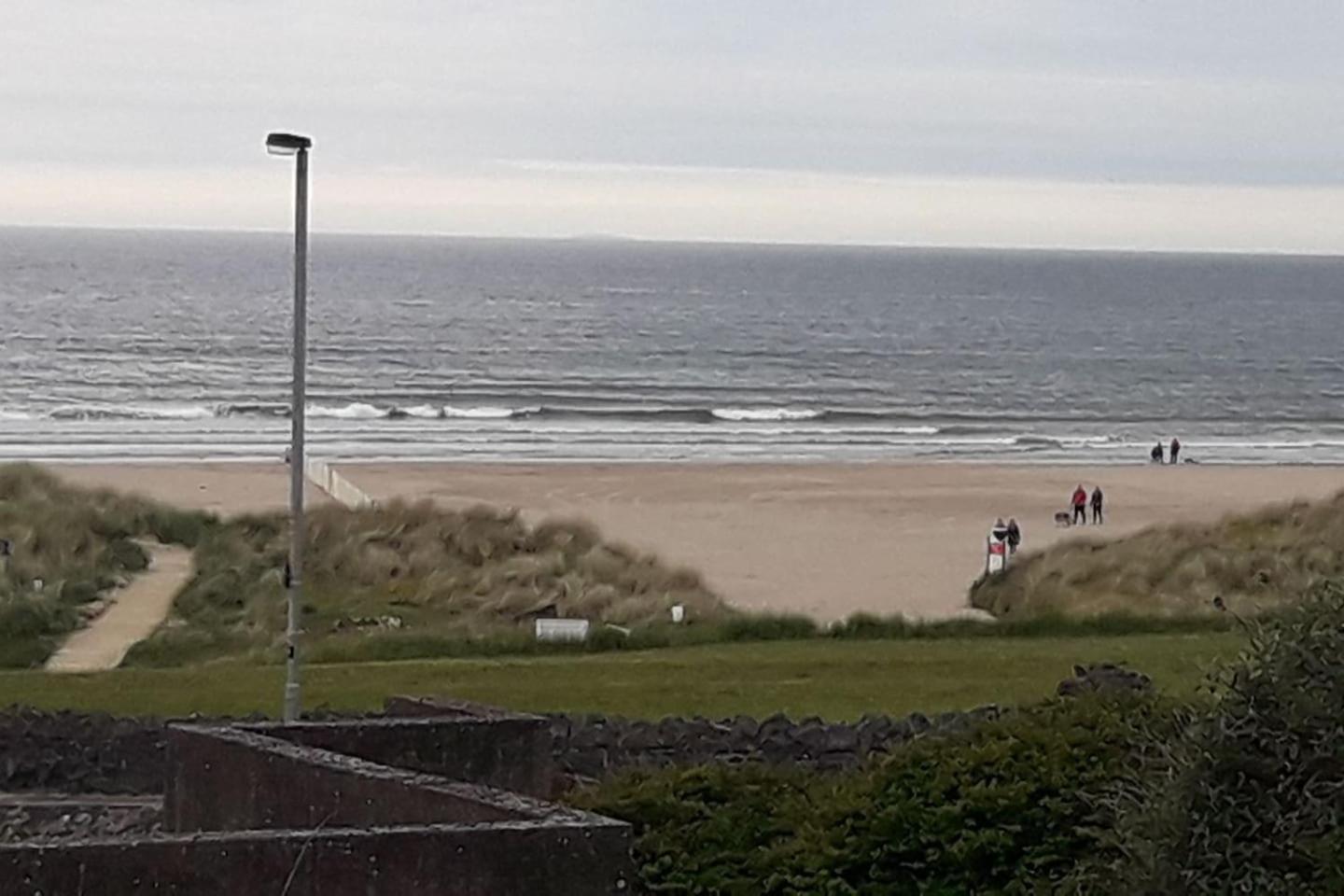 Marine Beach Escape Castlerock Beside Beach Golf Course and Pub view 4