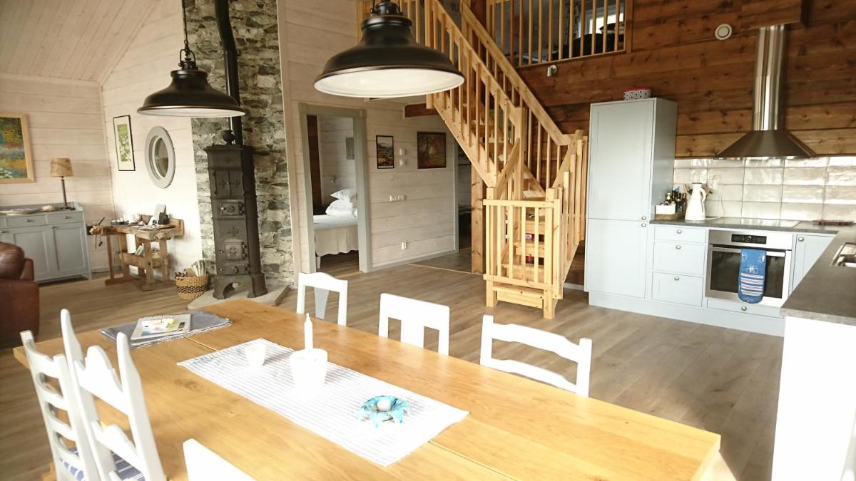 Stravillan view 4