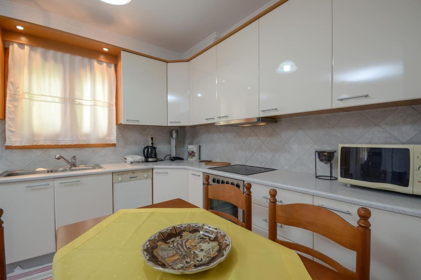 Lovely Apartment for 6Ppl , 2 BDRM , in Naxos , private patio