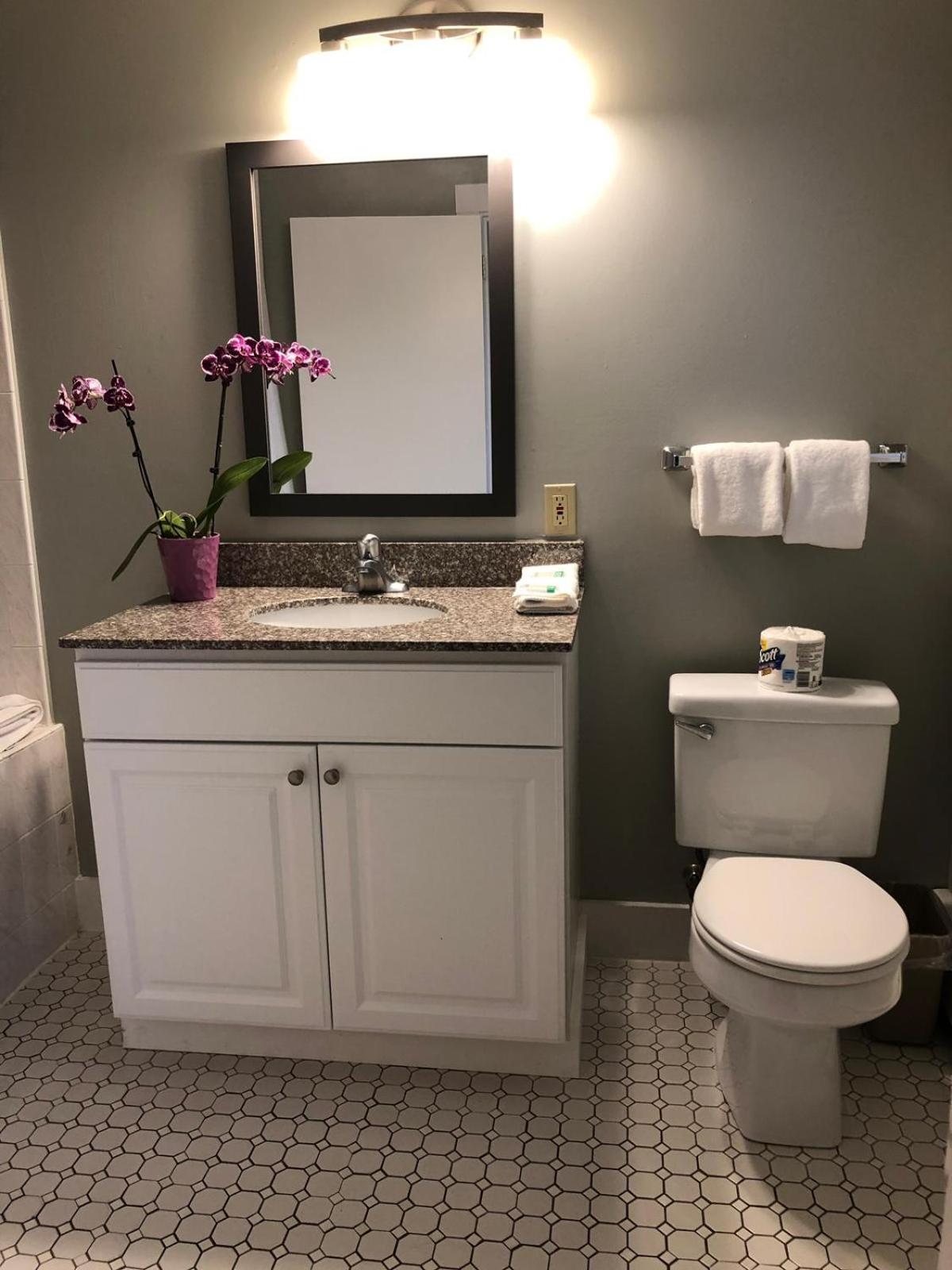Hyannis Inn