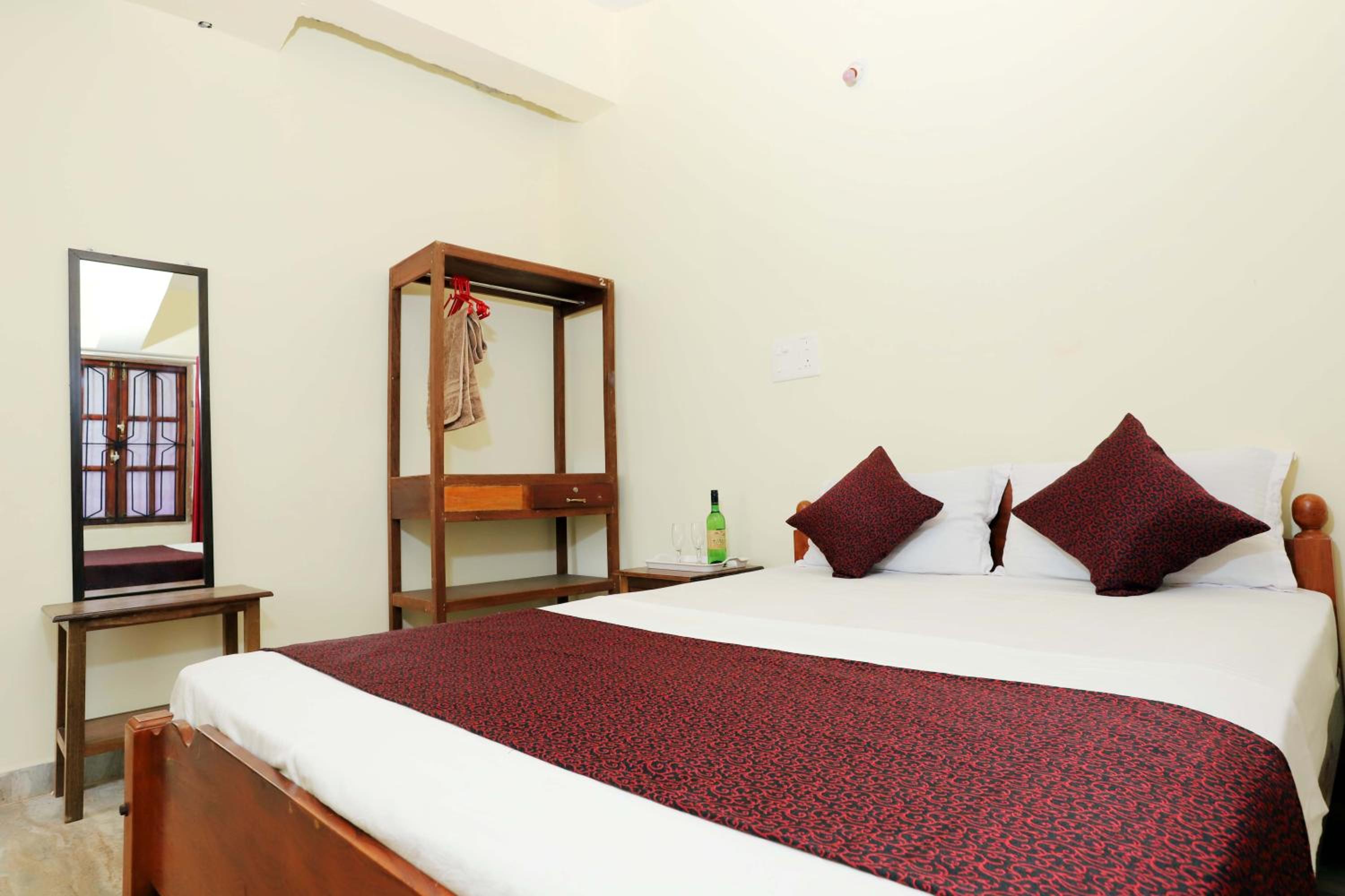 Morjim Sunset Hotel
