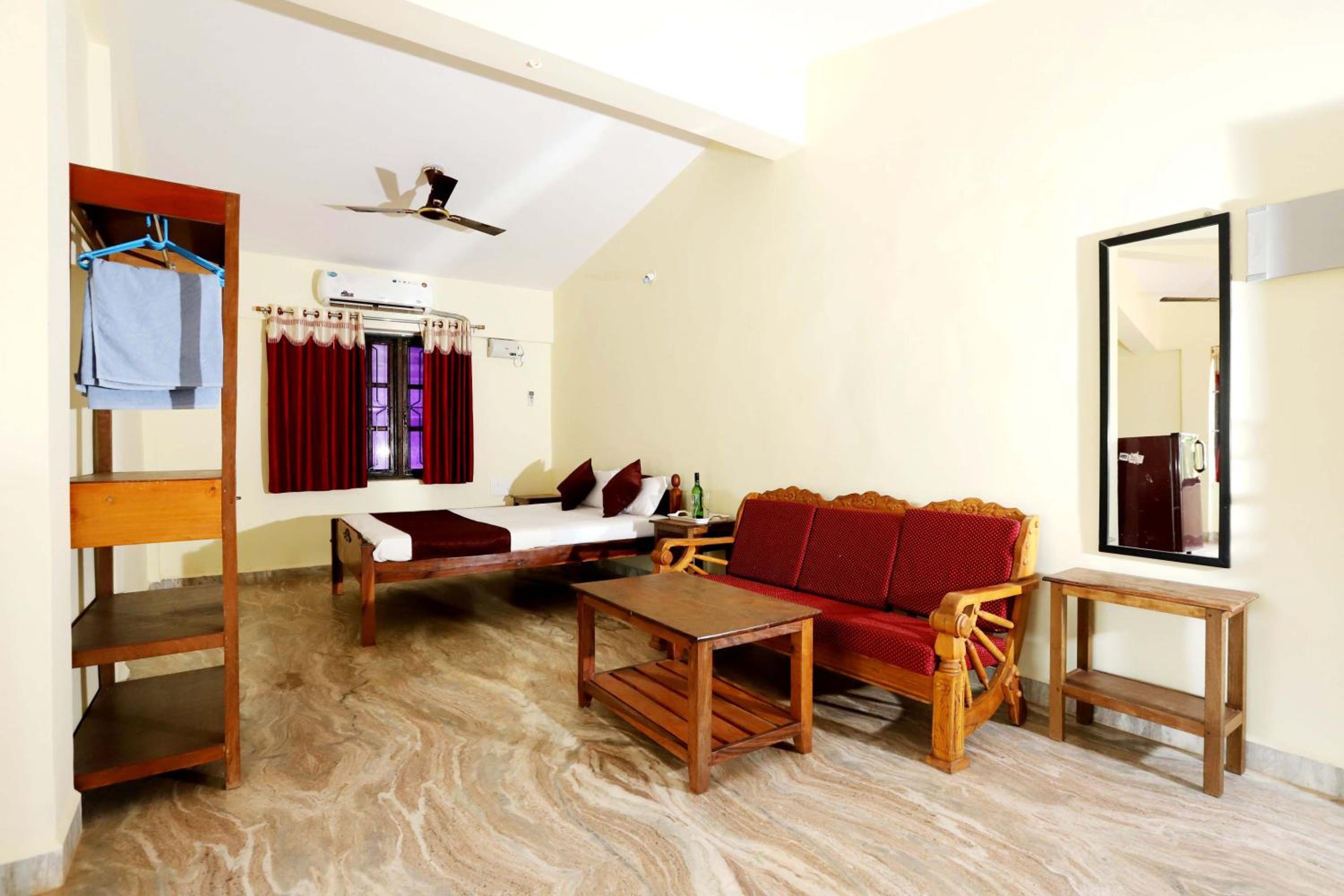 Morjim Sunset Hotel