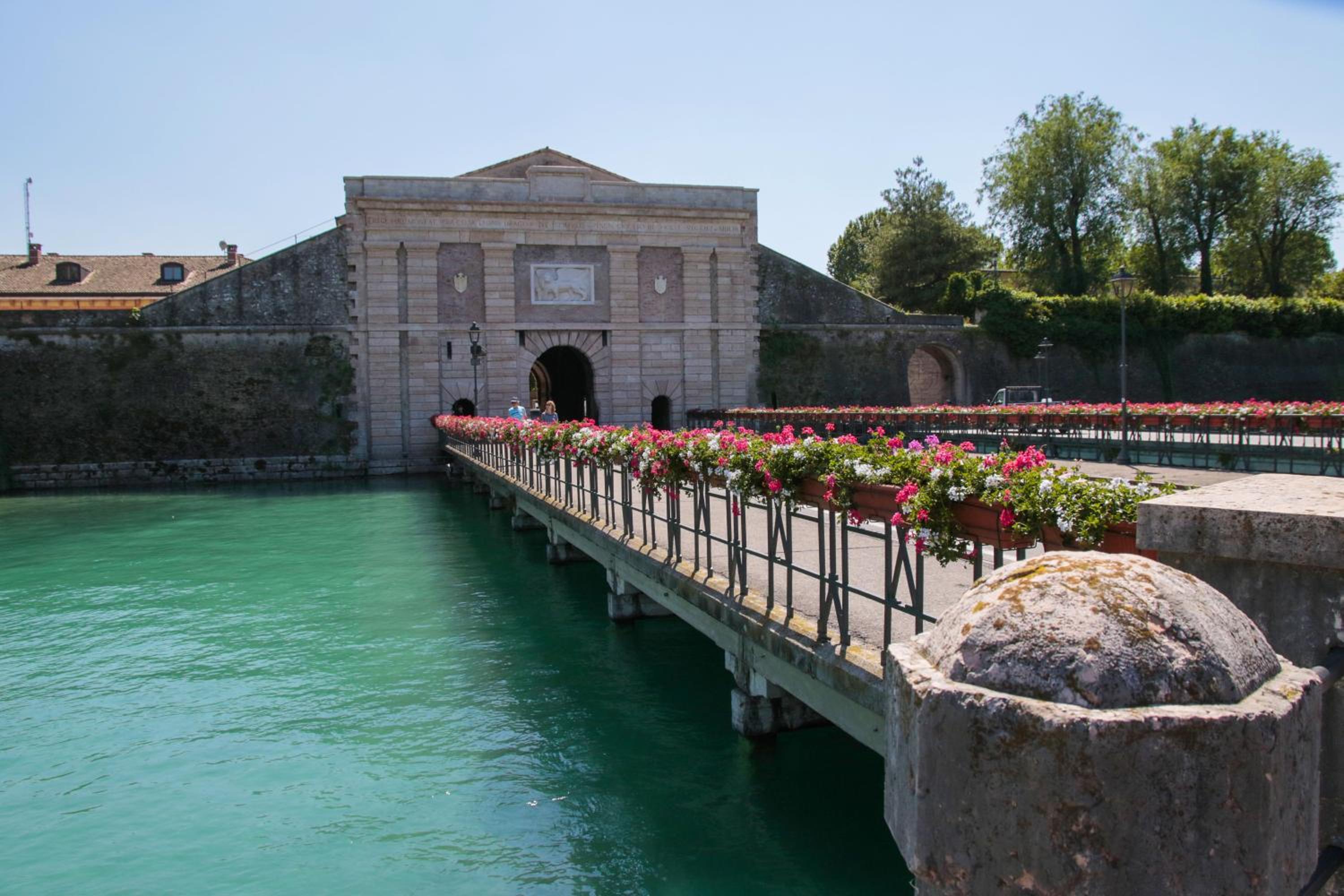 Le Finestre sul Borgo Rooms