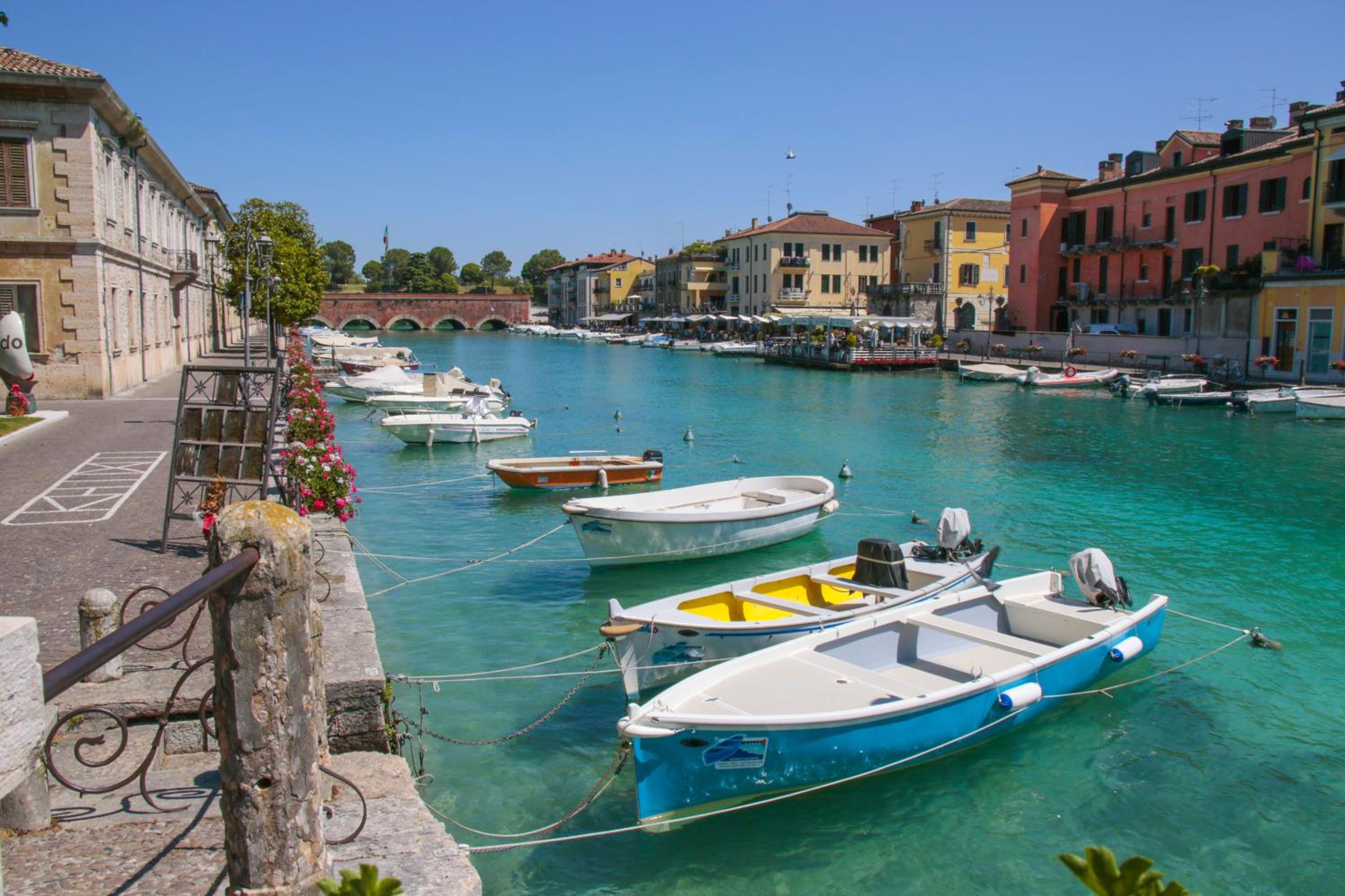 Le Finestre sul Borgo Rooms