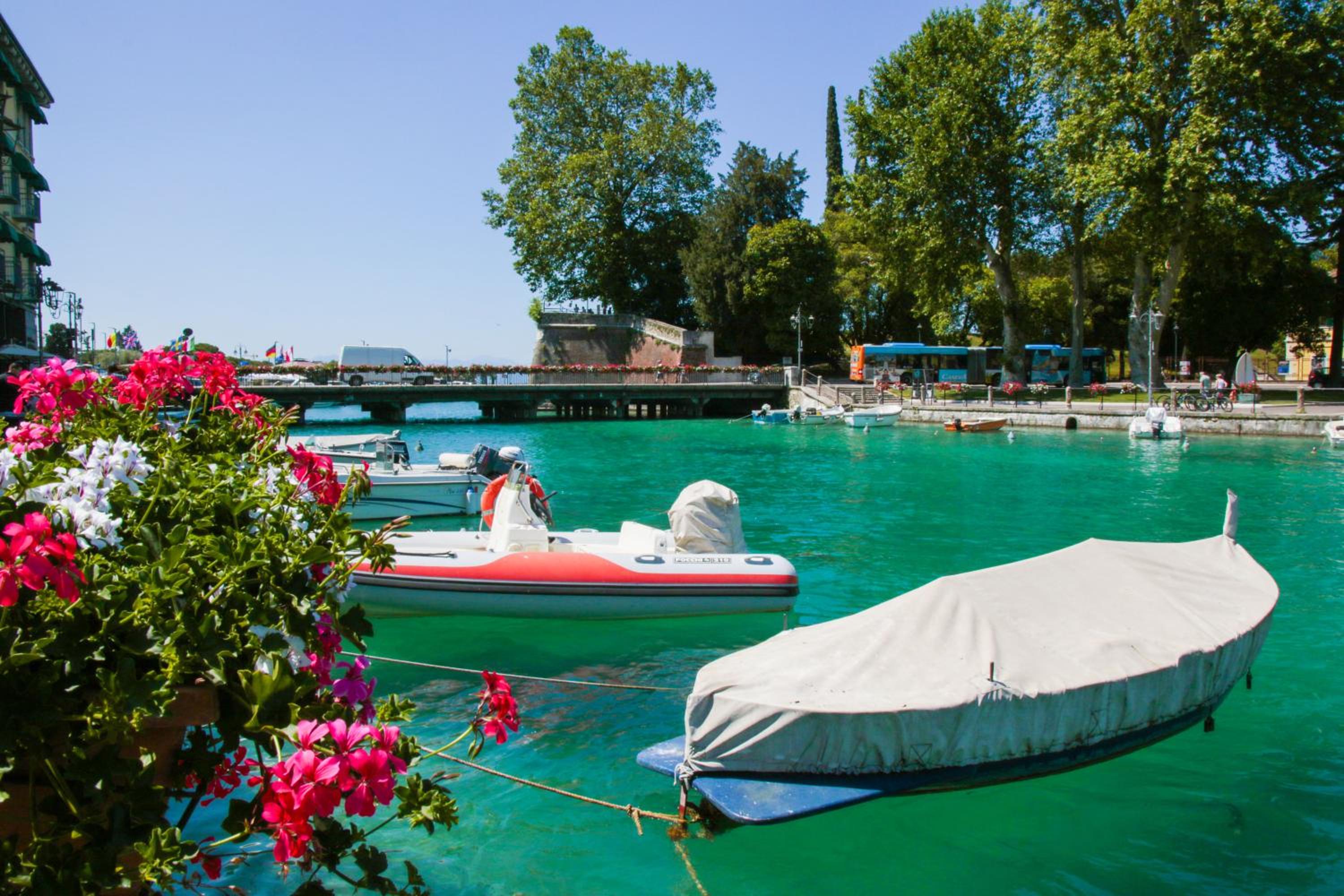Le Finestre sul Borgo Rooms