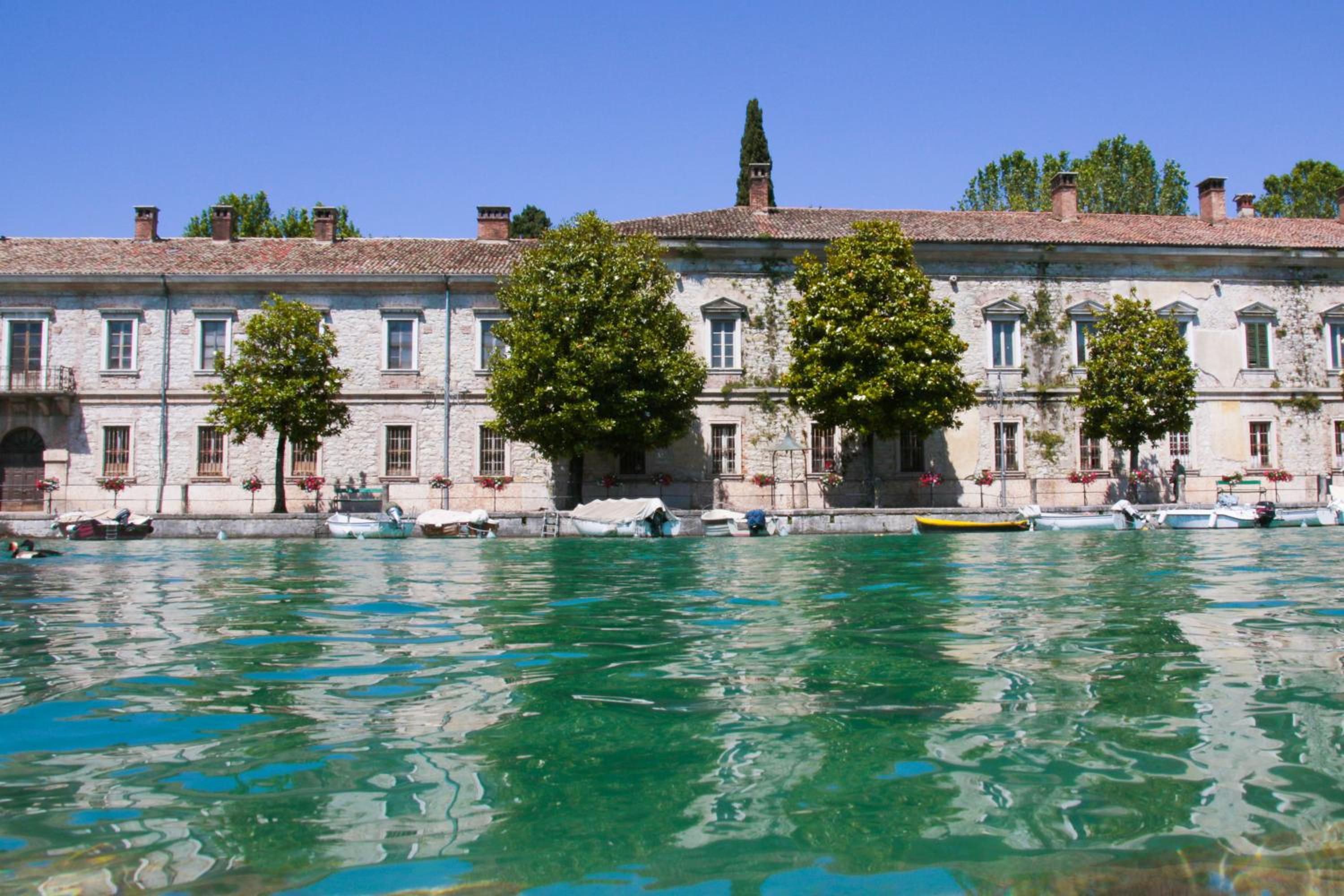 Le Finestre sul Borgo Rooms