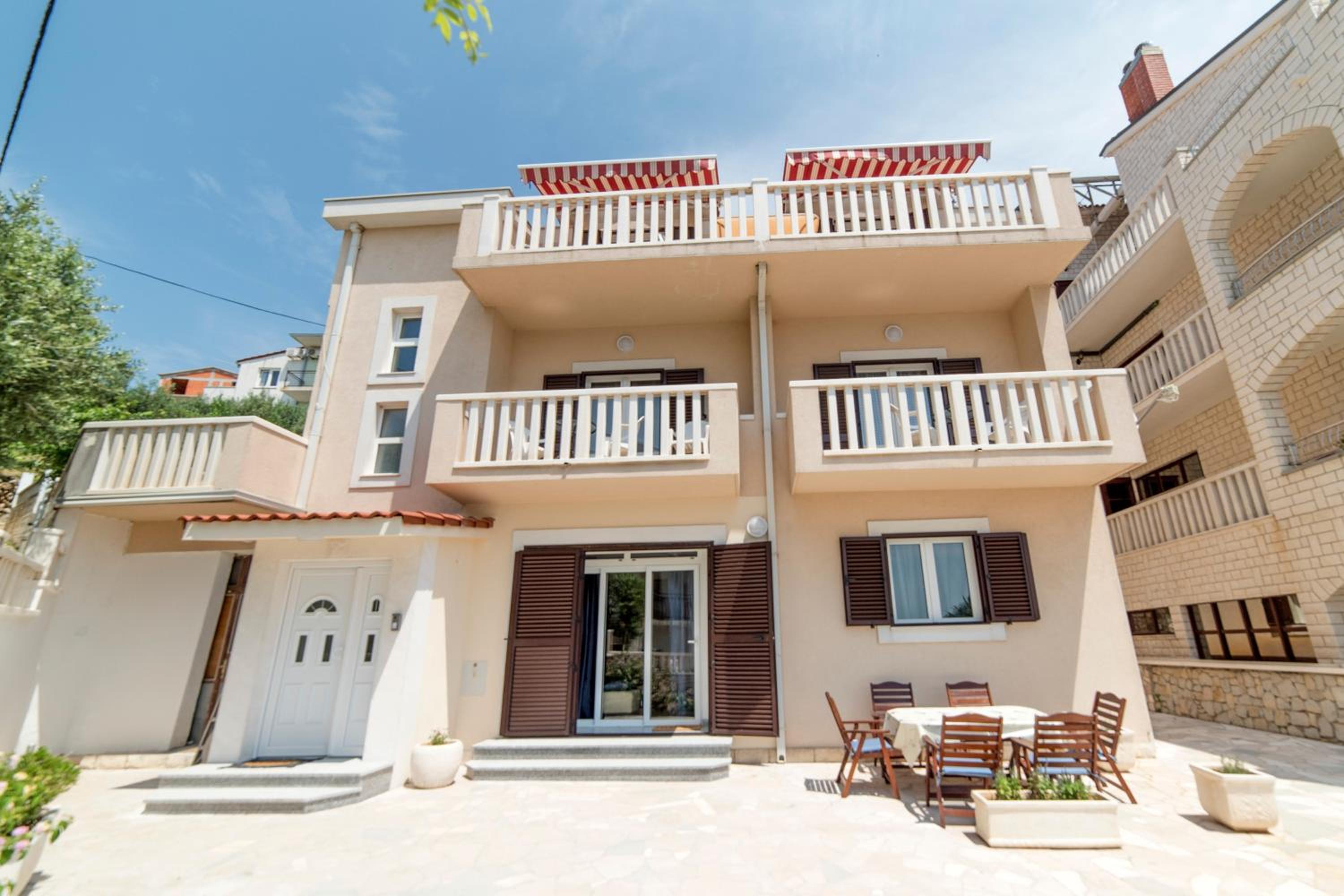 Apartments Niko view 2