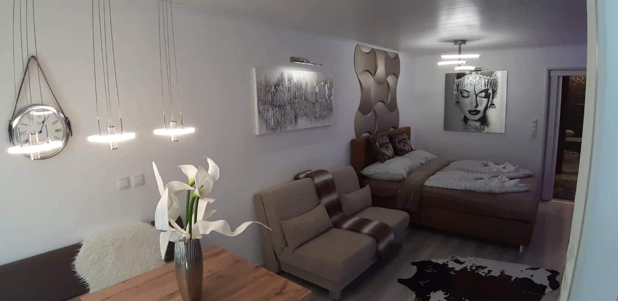 EMERALD APARTMENT