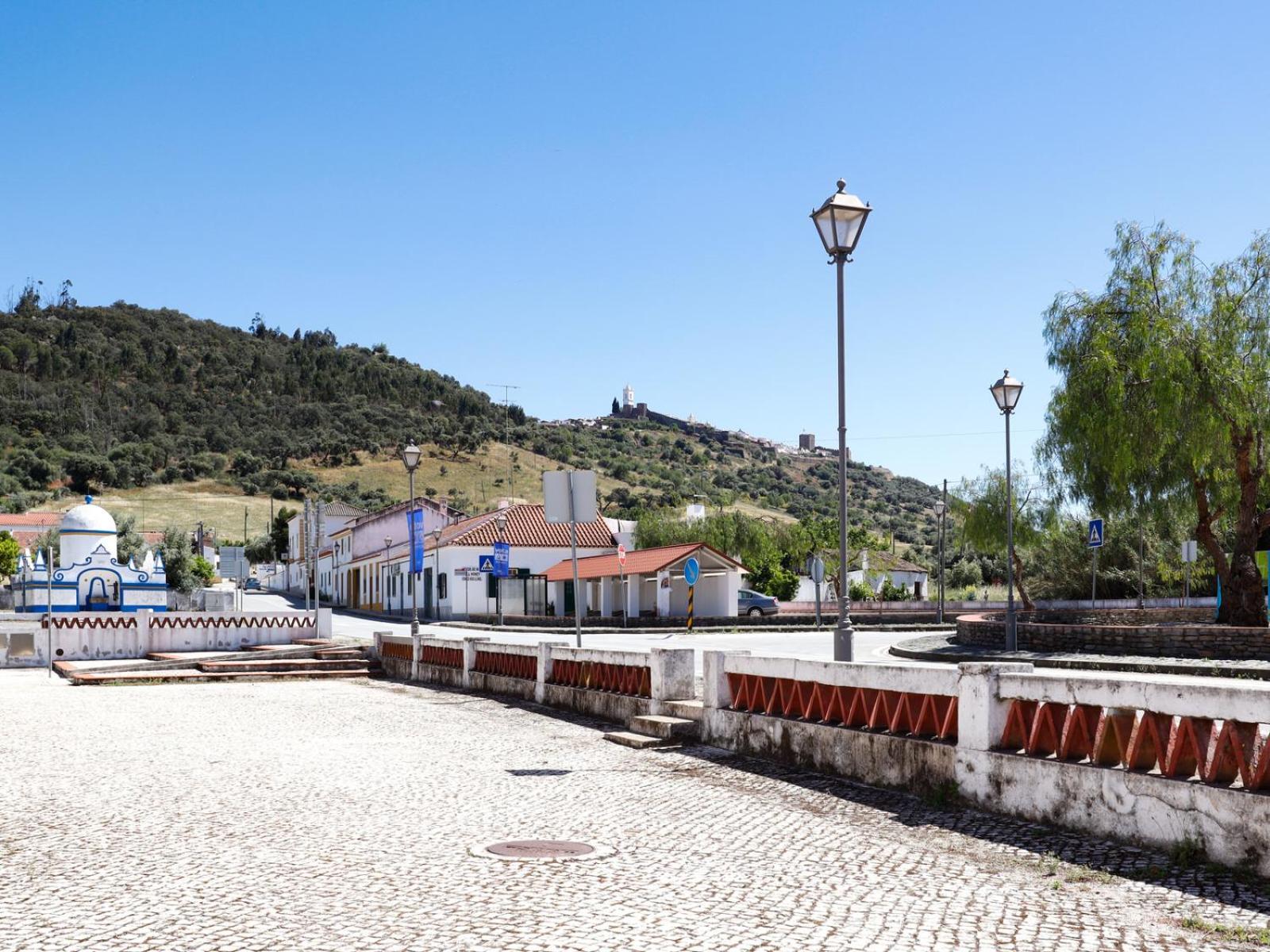 Casa da Fonte / Fountain House view 3