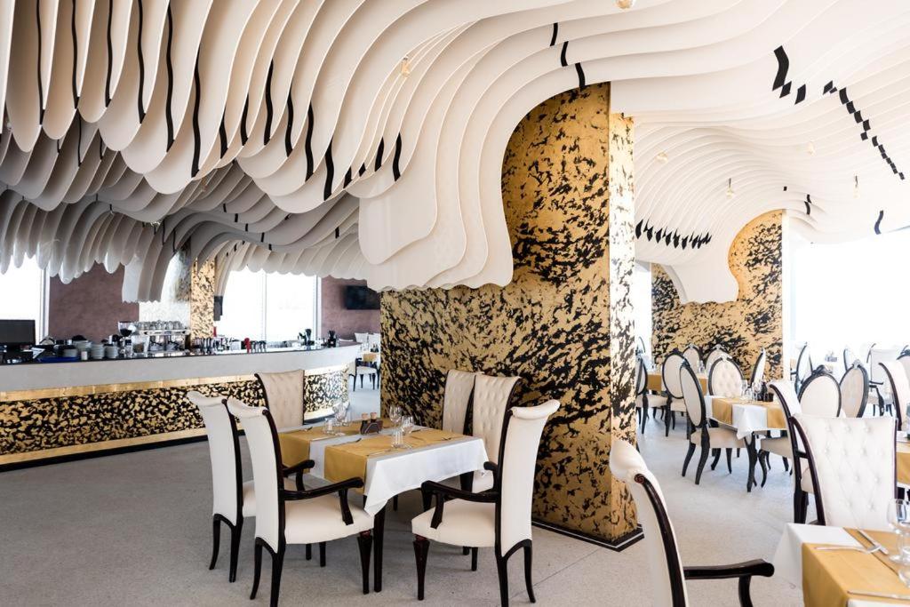 White Tower Mamaia Apartament