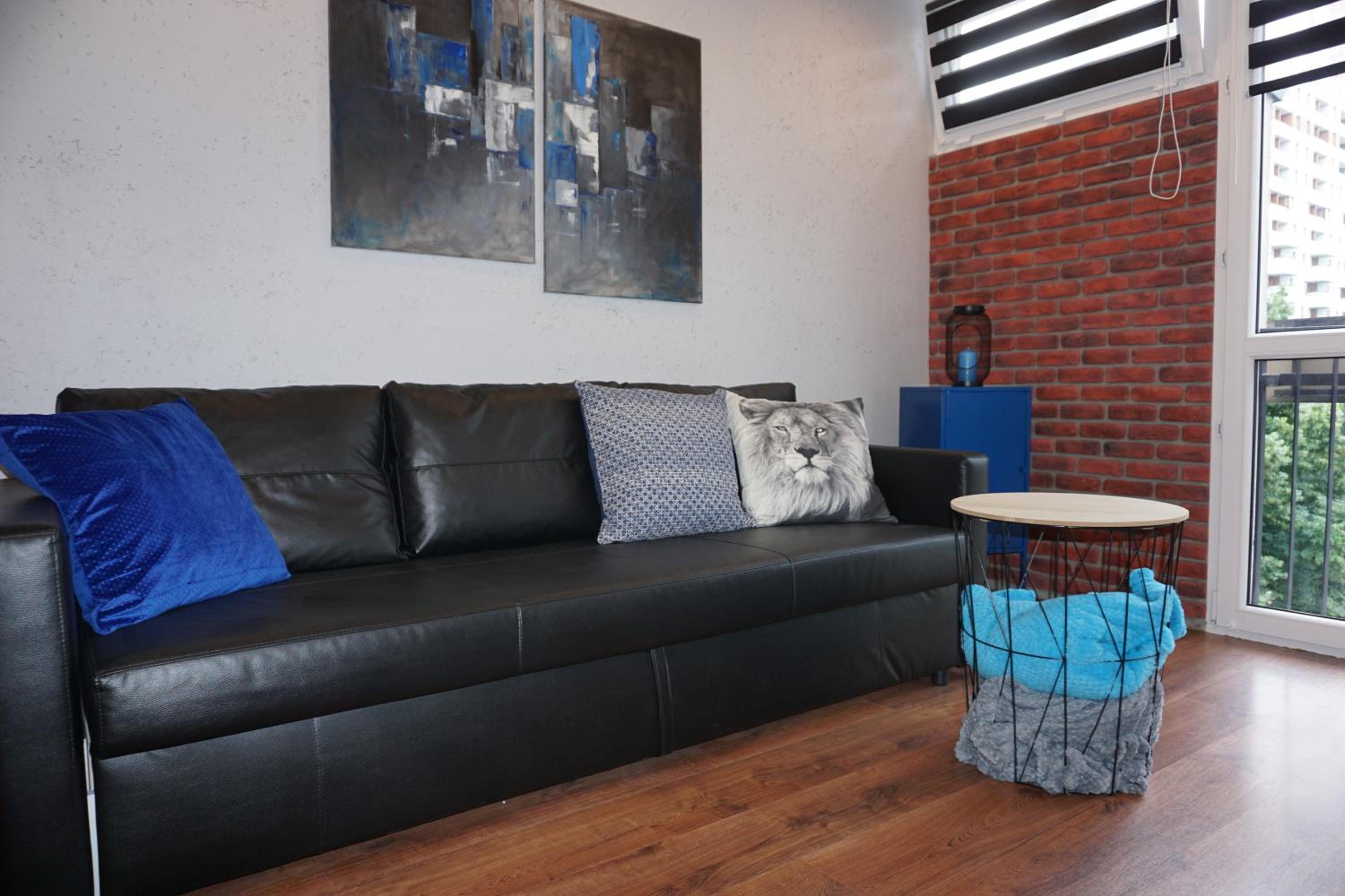 Apartament metro rondo Onz view 2