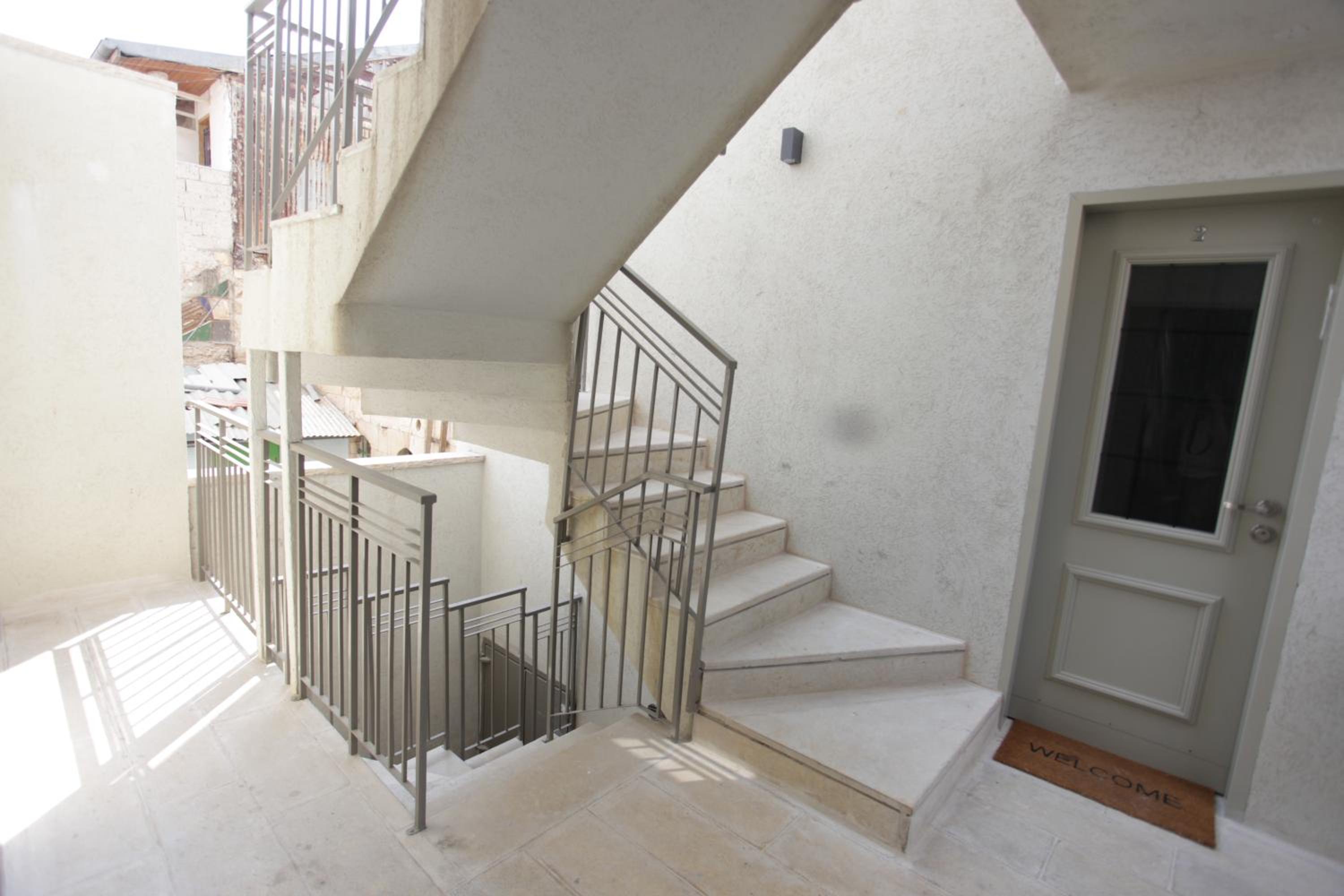 Modern Home In The Heart of Nachlaot