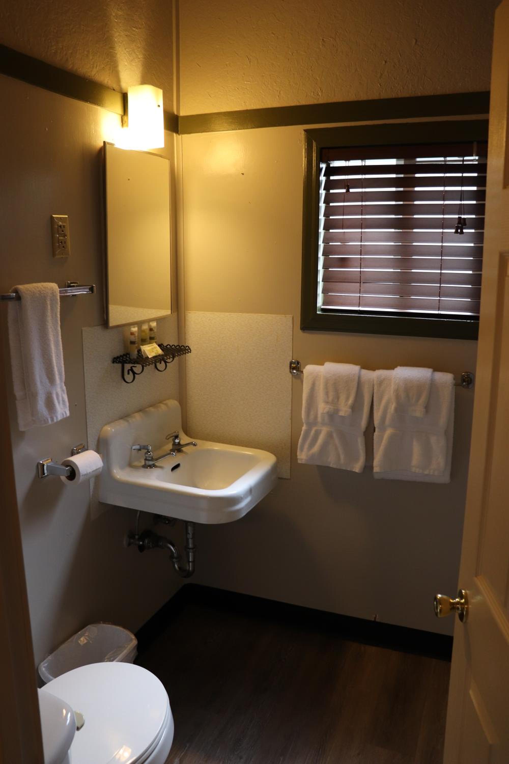 Lone Fir Resort
