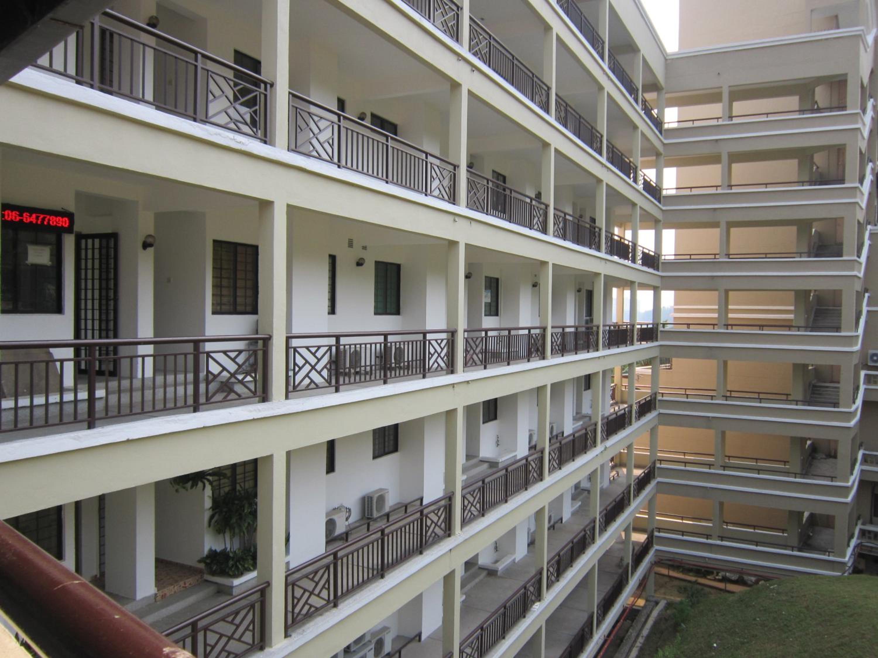 Paradise Lagoon Apartment