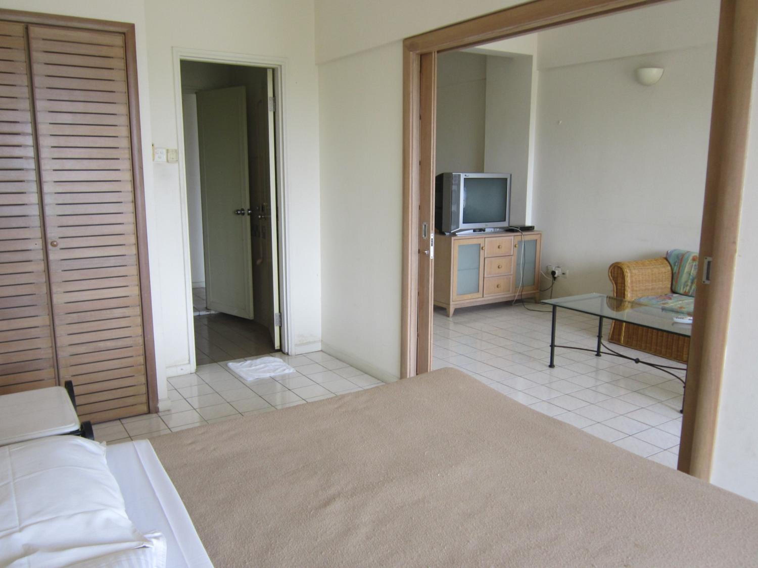 Paradise Lagoon Apartment