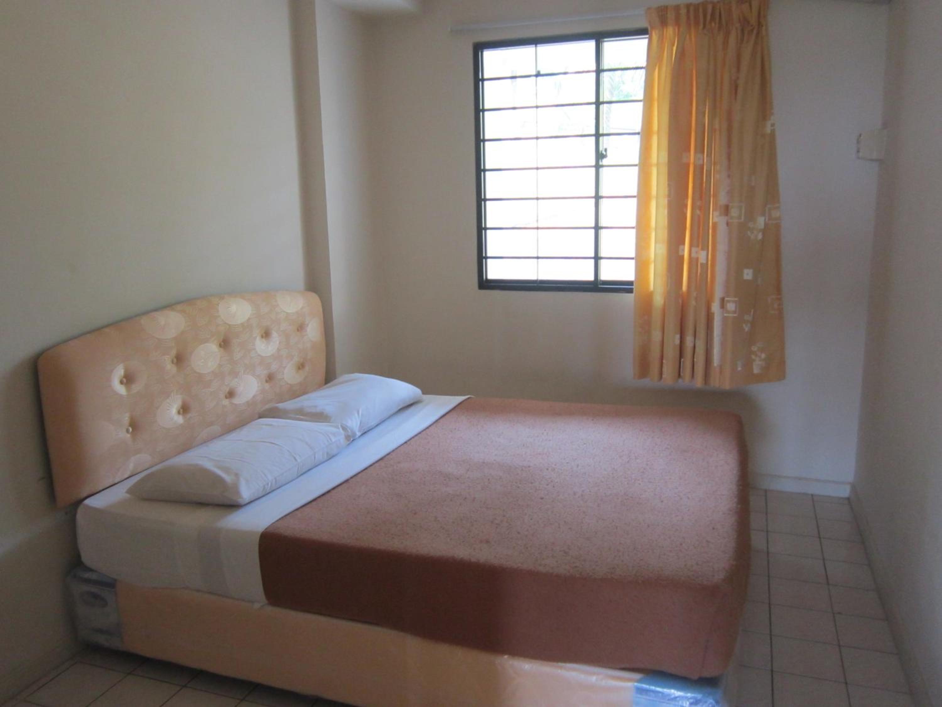 Paradise Lagoon Apartment