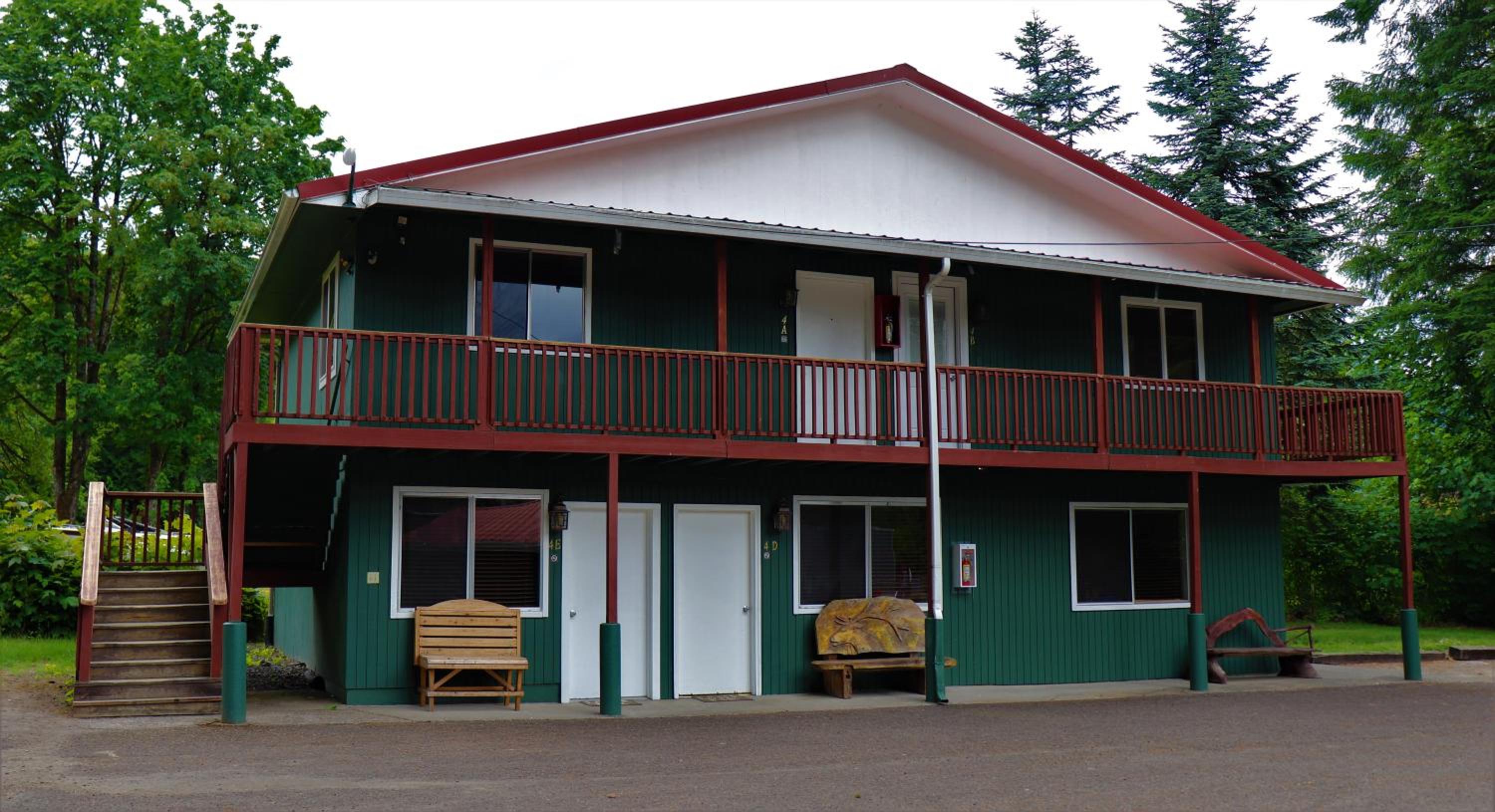 Lone Fir Resort