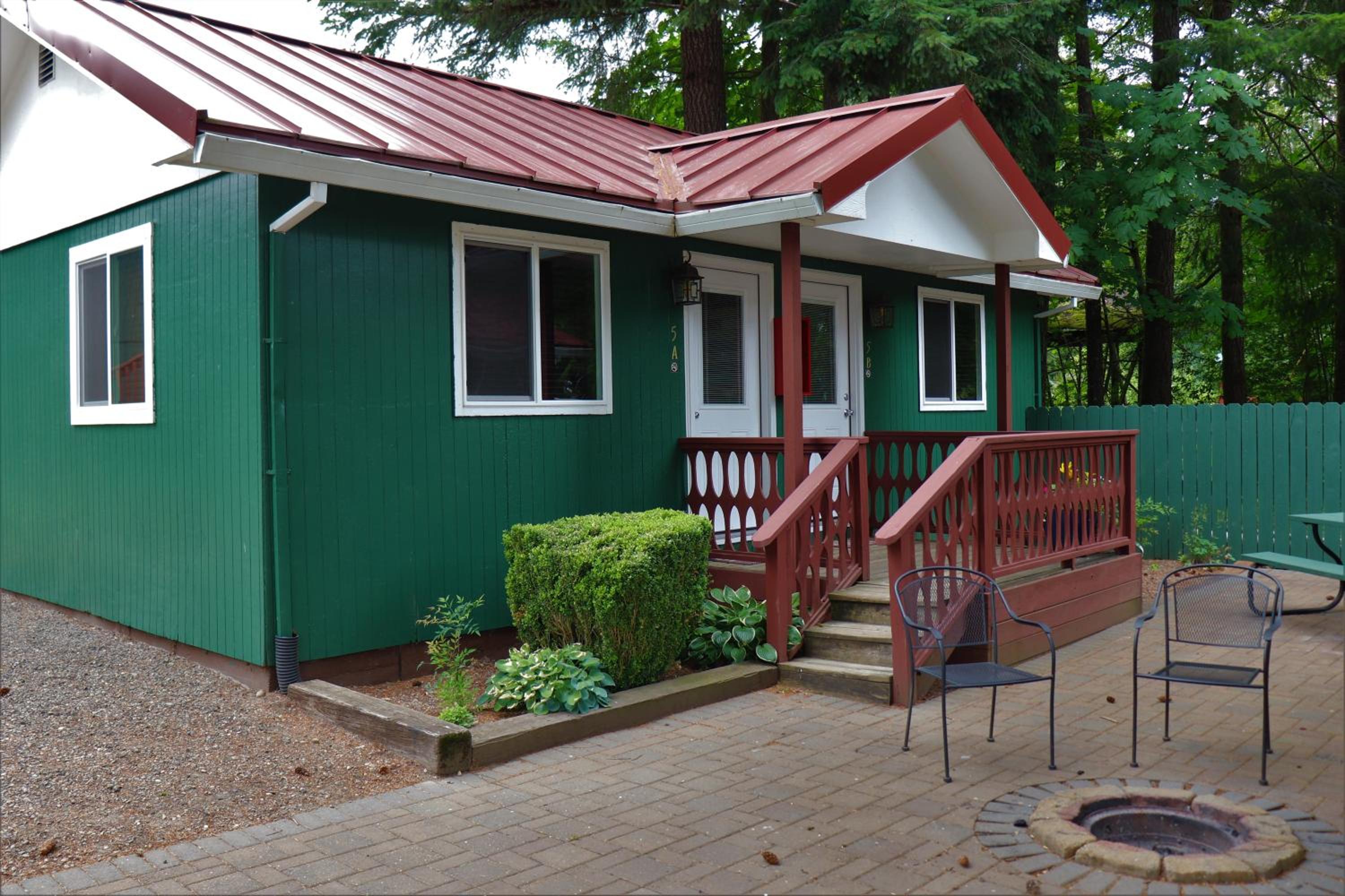 Lone Fir Resort