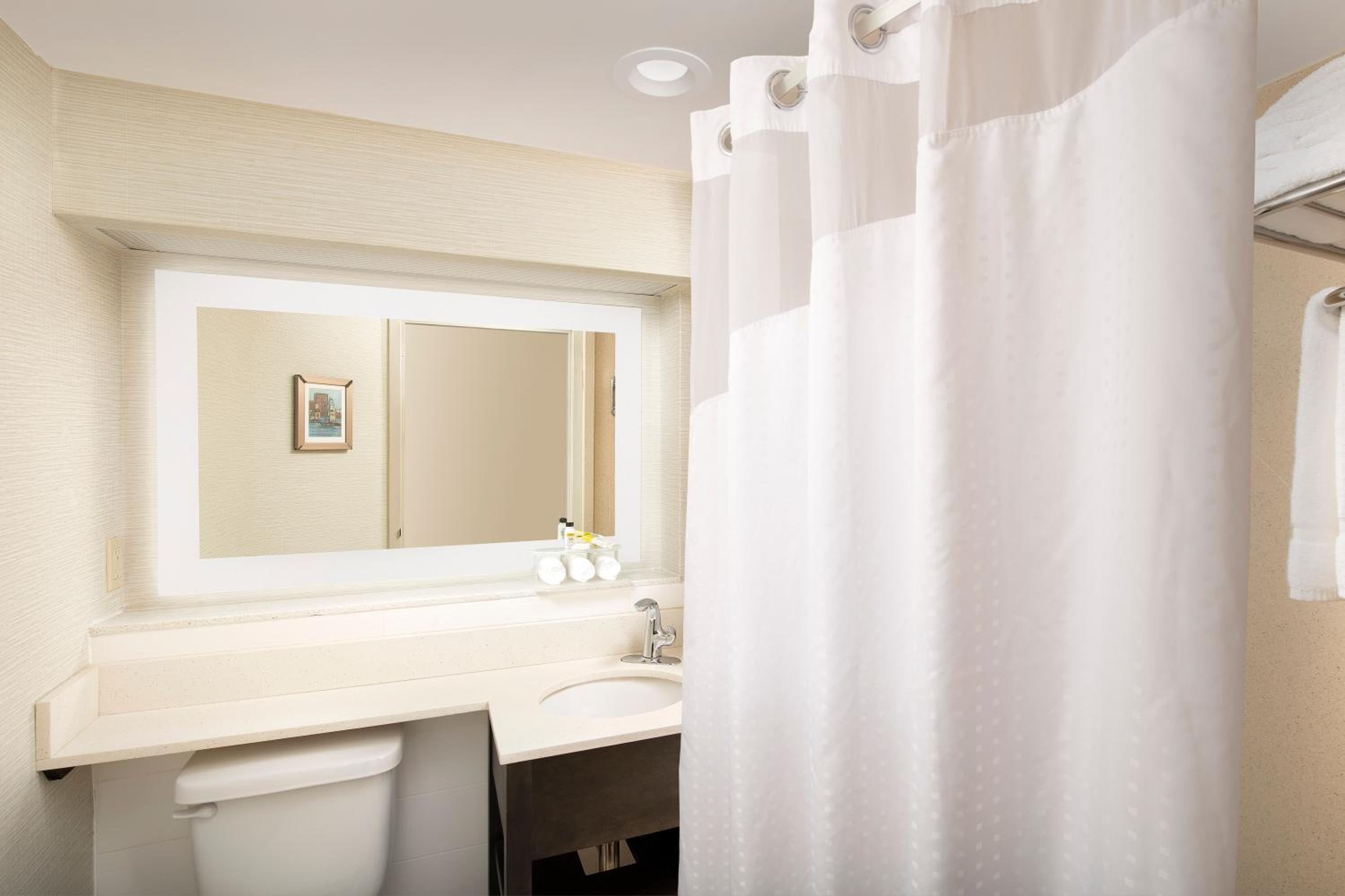 Annapolis Vacations - Holiday Inn Express Hotel  Suites Annapolis, an IHG Hotel - Property Image 33