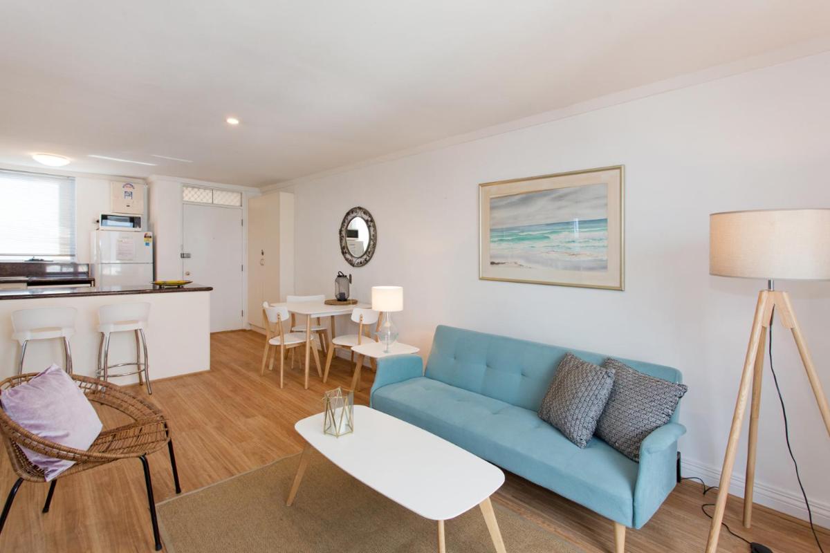 Ocean Breeze Apartment