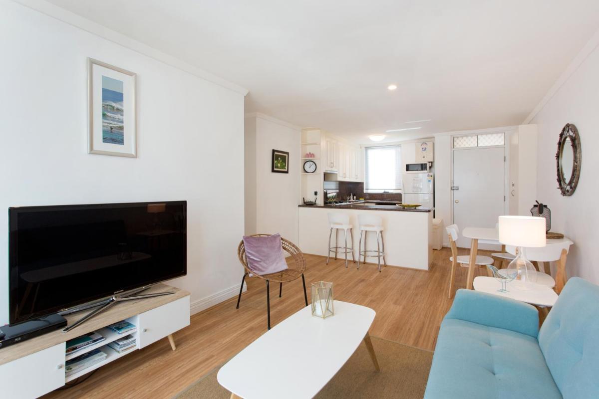 Ocean Breeze Apartment