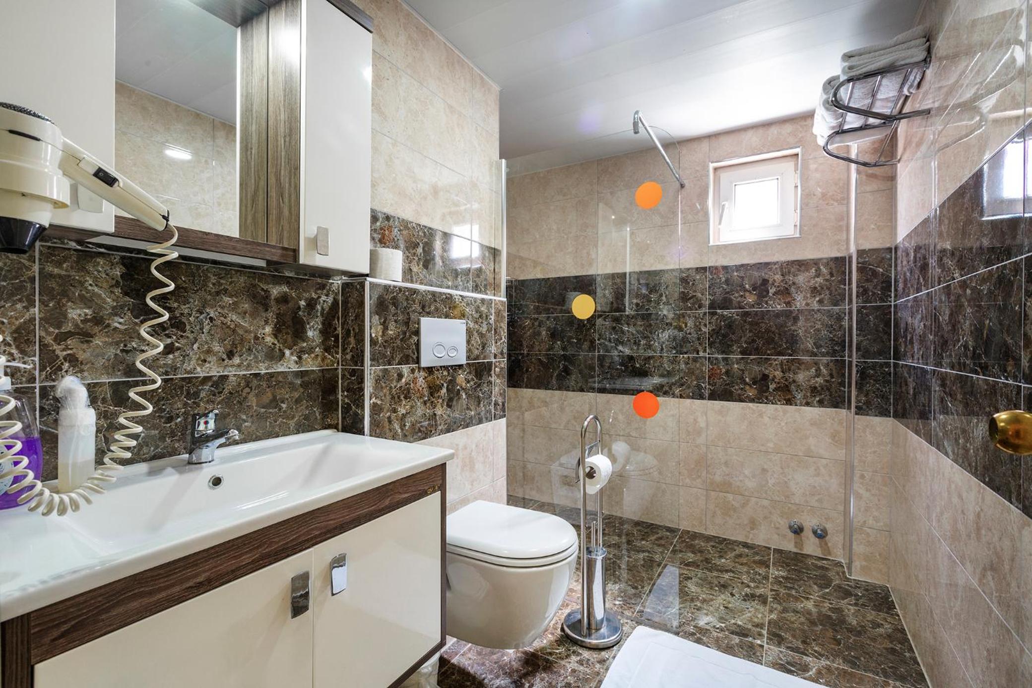 Twin Apart Hotel - Image 66