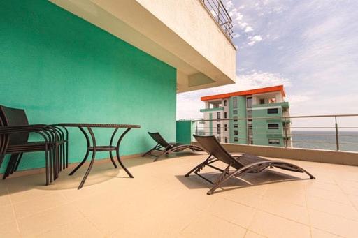 Summerland Sunrise Apartments view 3