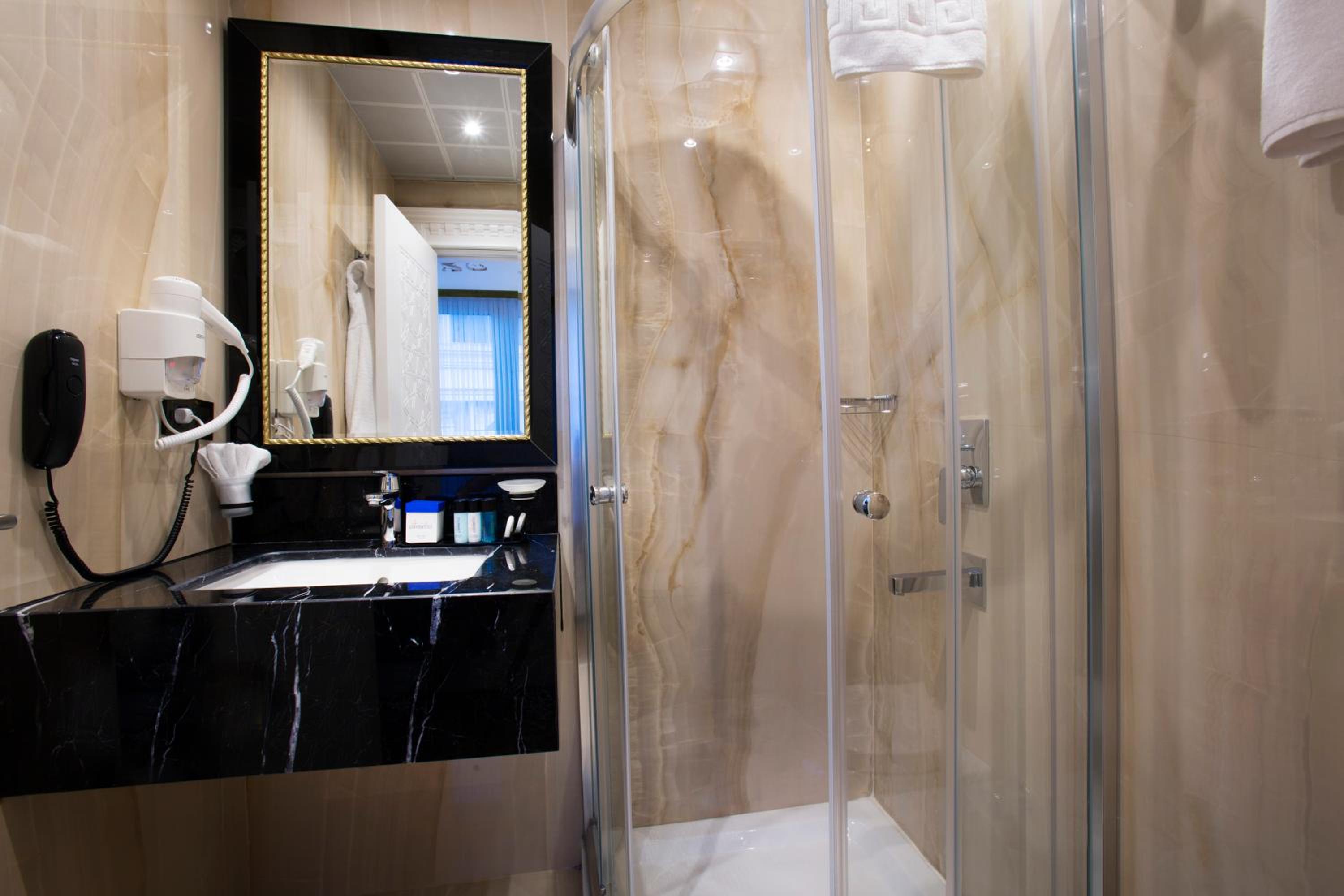 Eastanbul Suitleri - Image 33