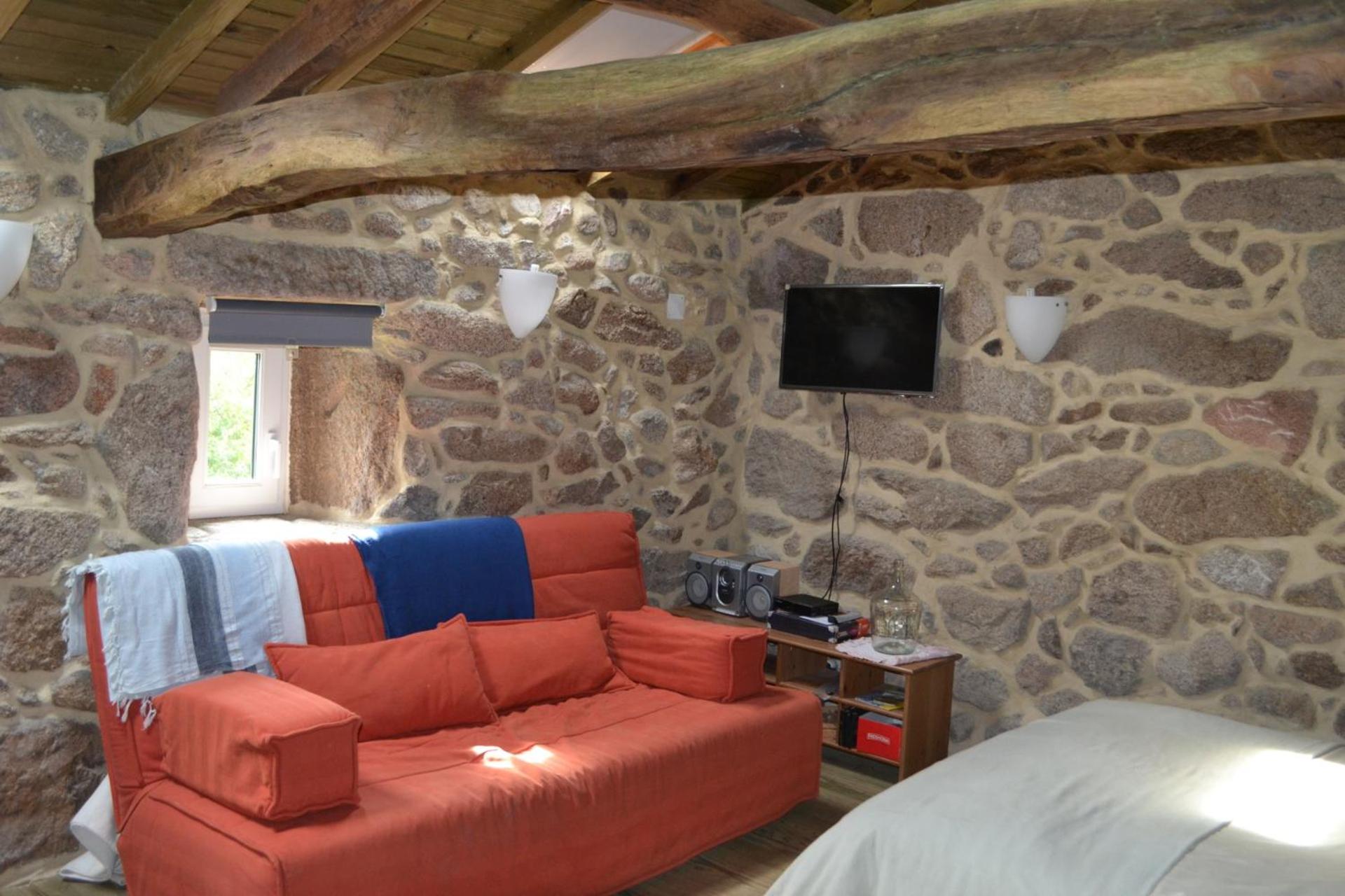Penedino Mountain Cottage view 4