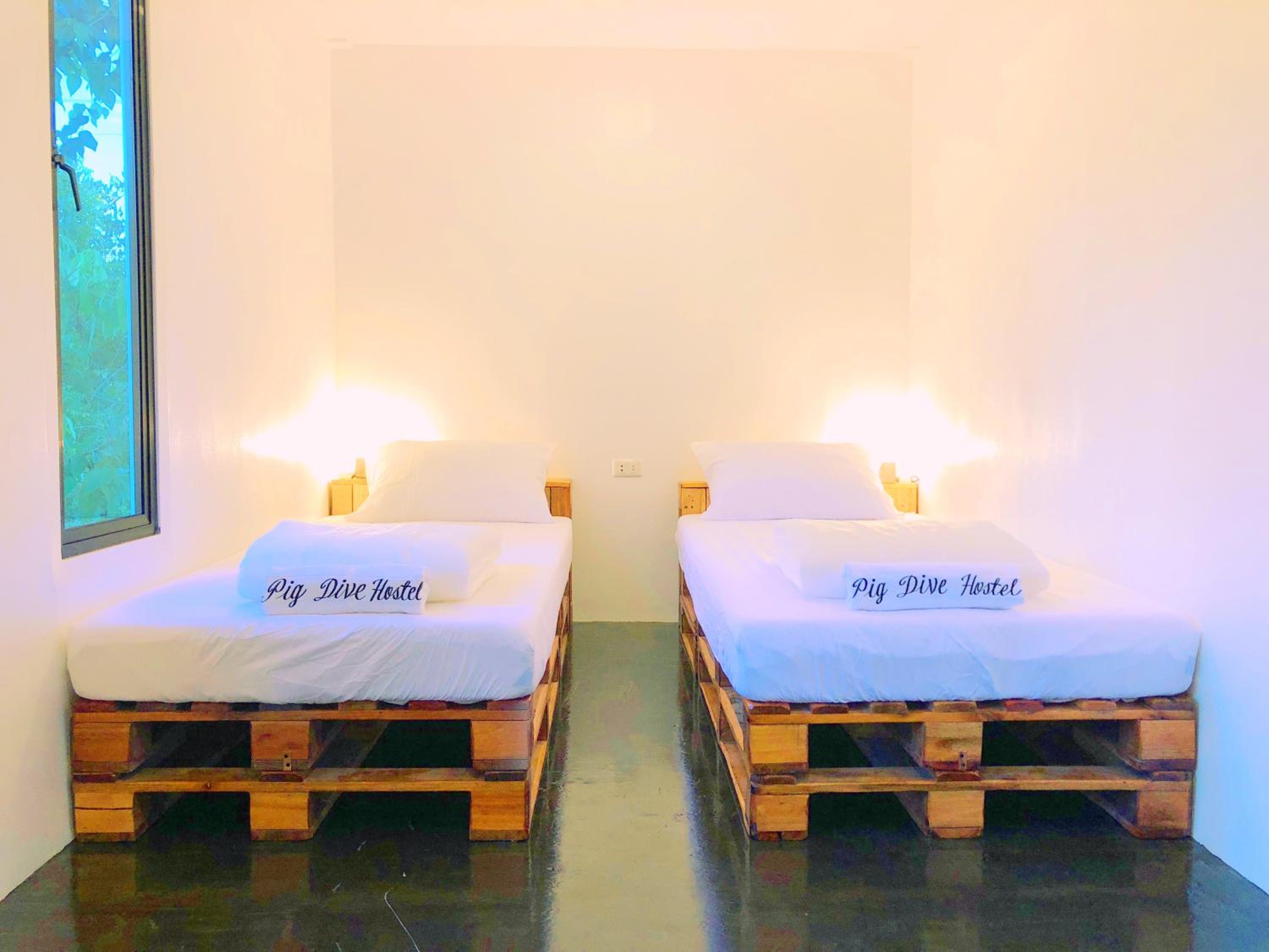 Pig Dive Hostel Moalboal