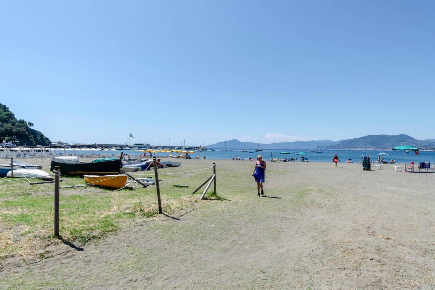 JOIVY Flat for 4, close to 2 Beaches, Sestri Levante view 5