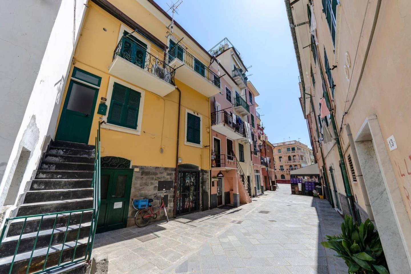 JOIVY Flat for 4, close to 2 Beaches, Sestri Levante view 3